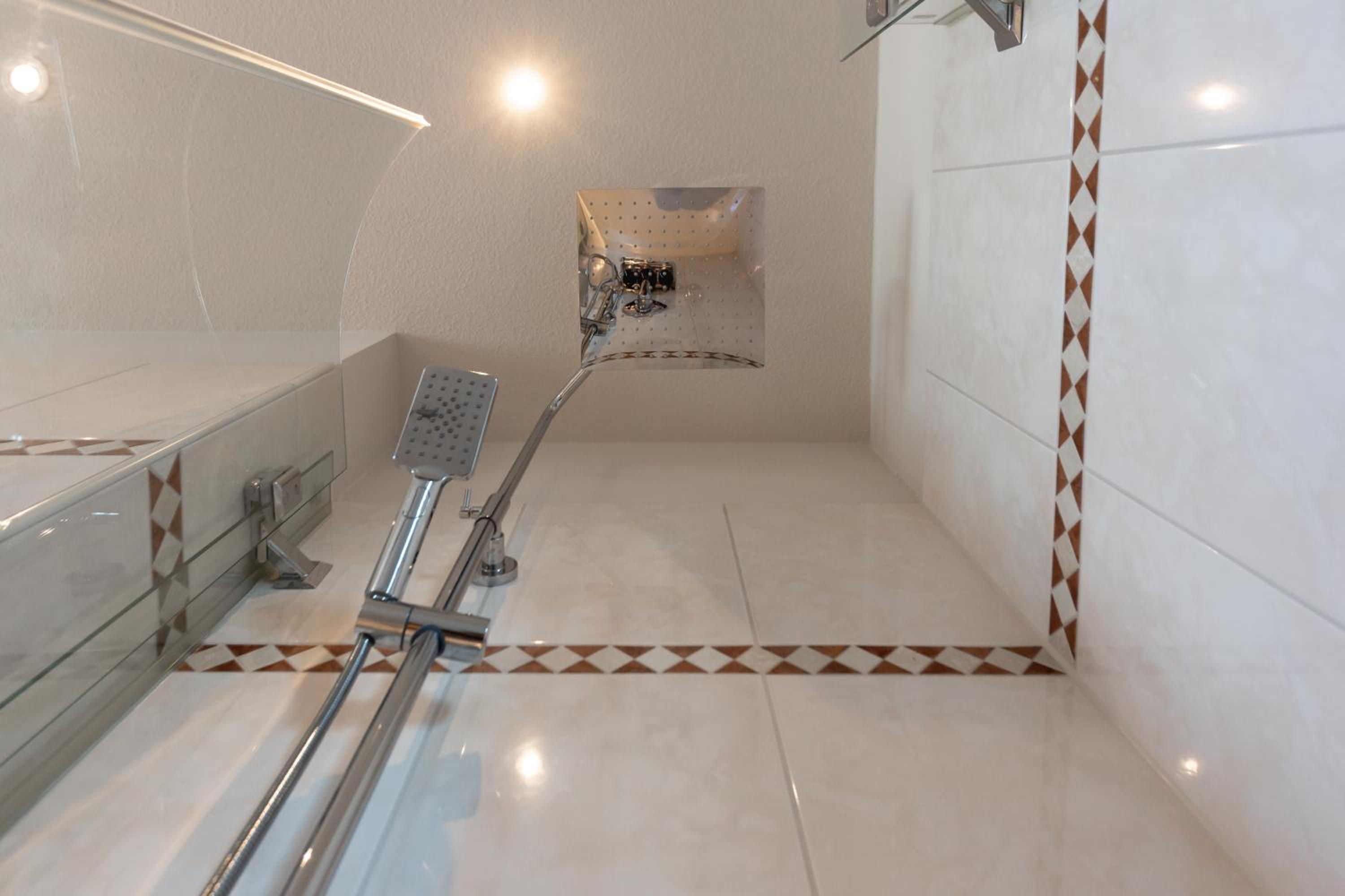 Bheaven I Sea Pilot Premium Apartment