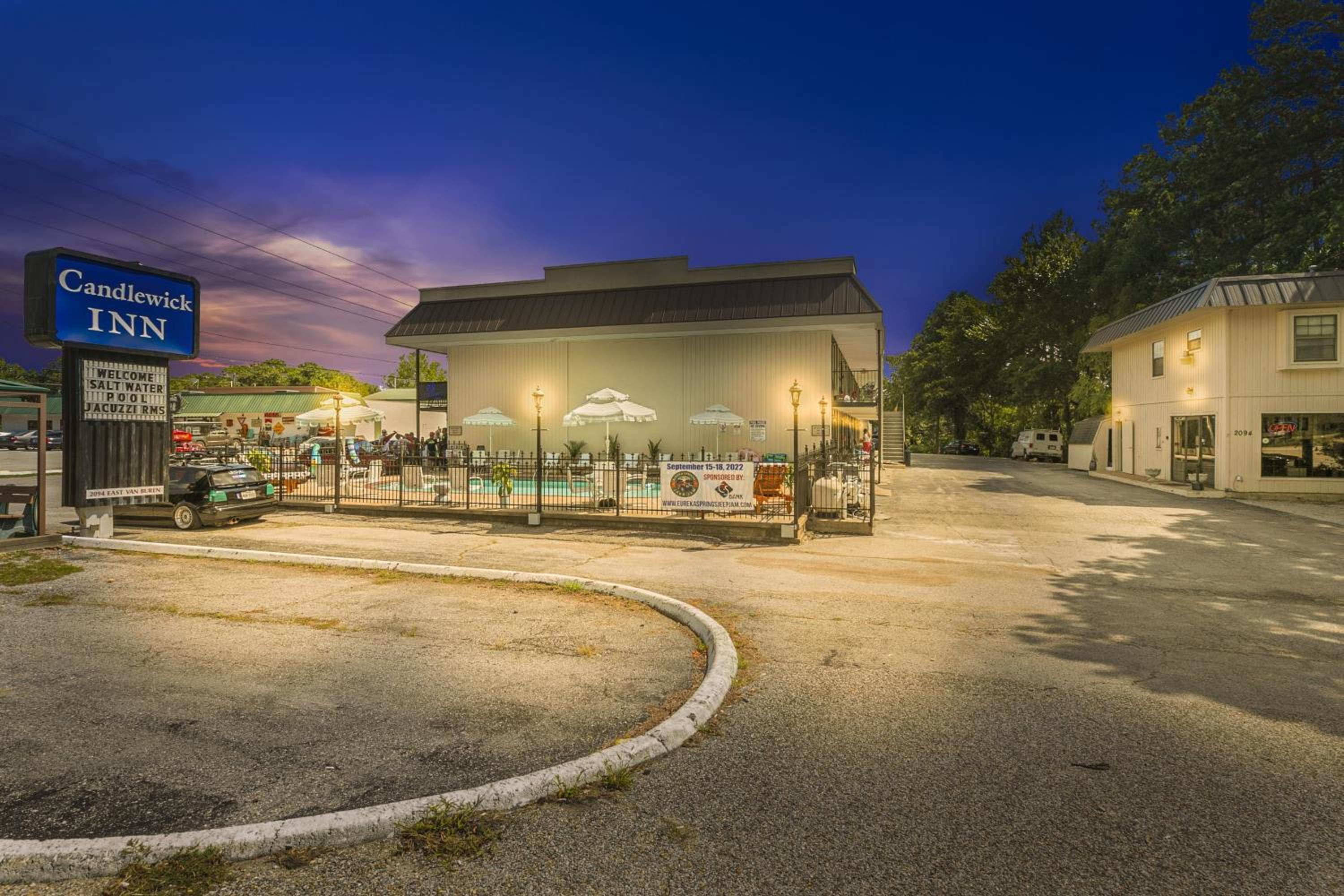 Candlewick Inn and Suites