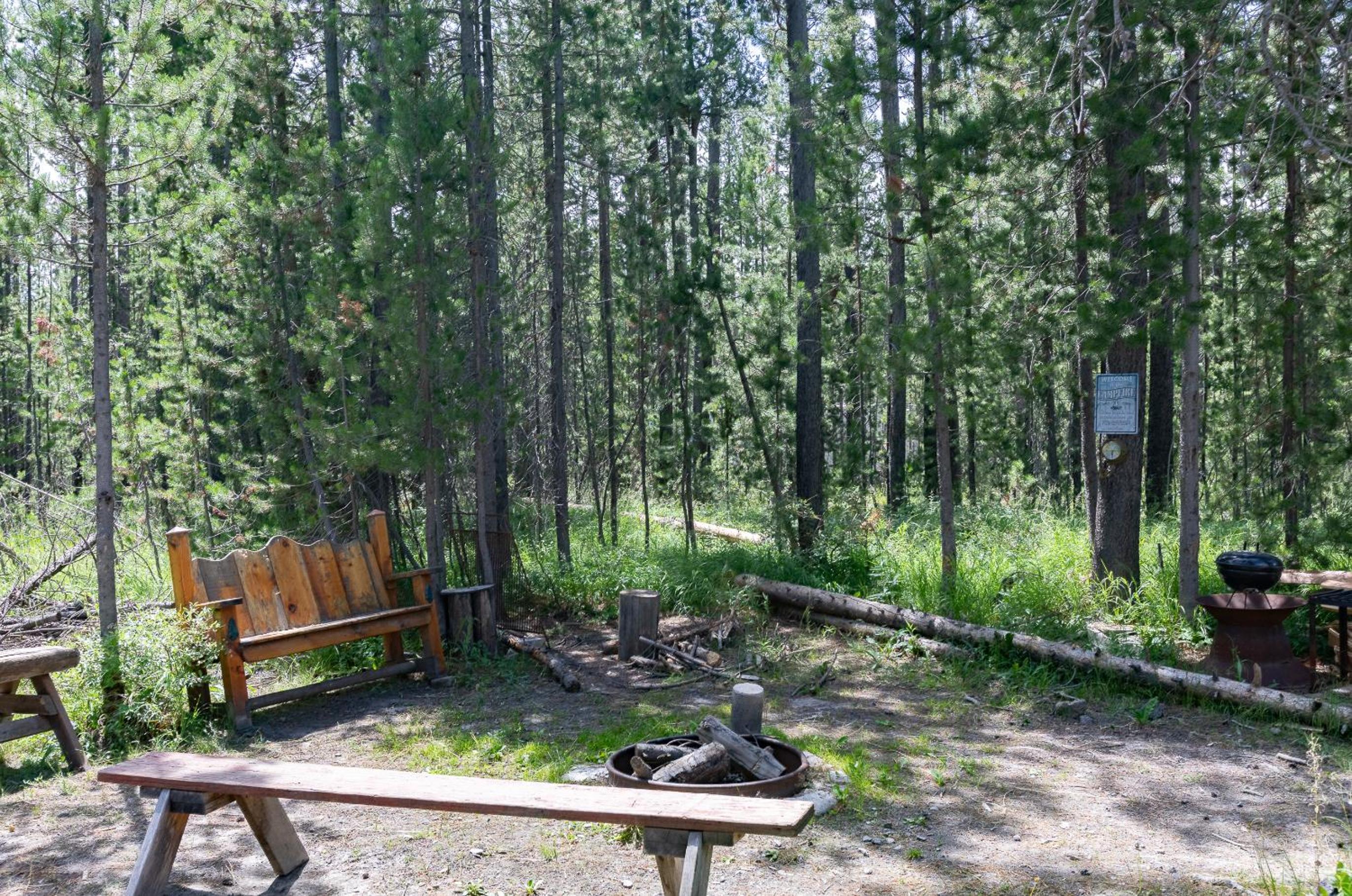 Hooter Hollow by KABINO Fire Pit Big Driveway SmartTV Grill WiFi