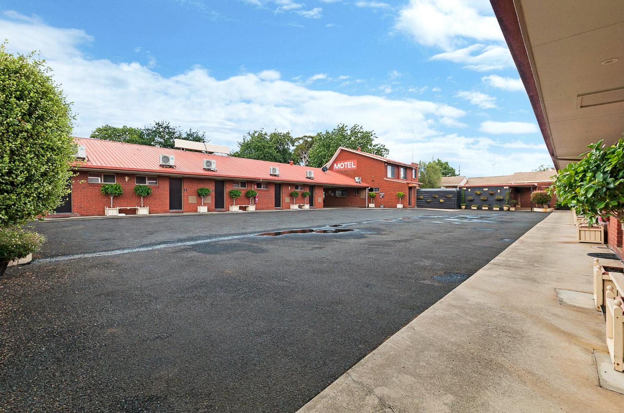 AAt 28 Goldsmith Motel