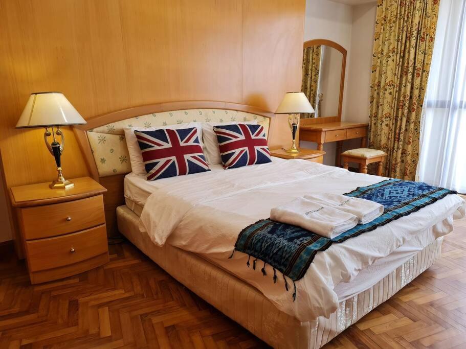 Lovely Waterfront Riverbank Suite with Pool photo 1