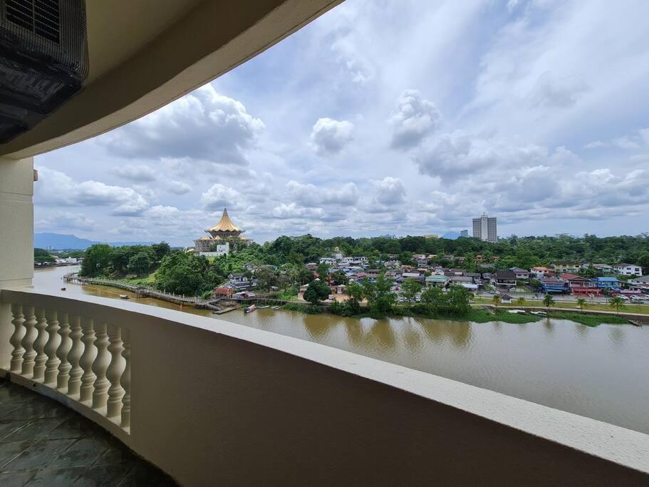 Lovely Waterfront Riverbank Suite with Pool photo 7