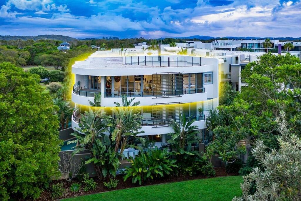 Hotel Unit 118 Luxury Beachfront Penthouse - Cotton Beach - Image 1