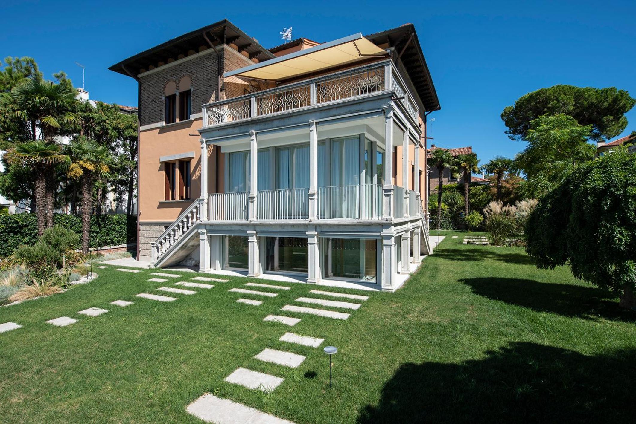 Ca' delle Contesse - Villa on lagoon with private dock and spectacular view view 4