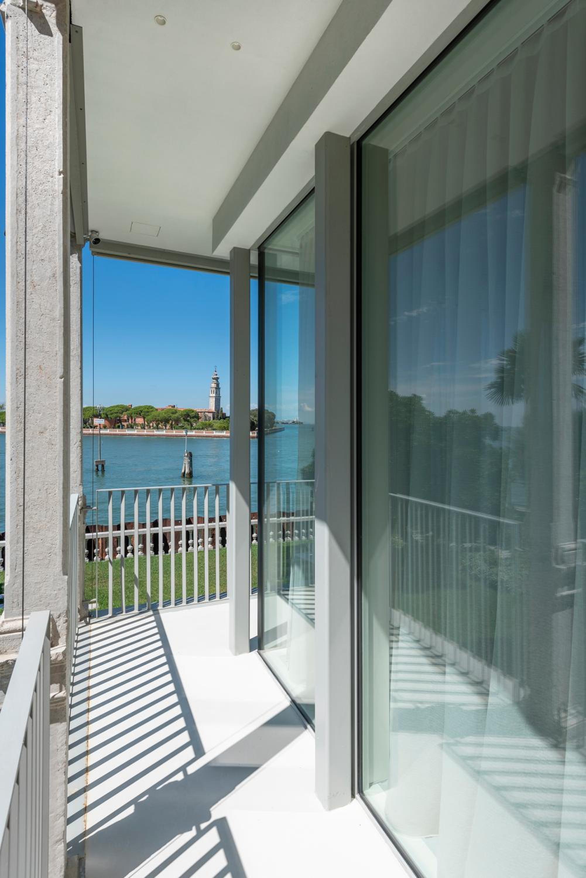 Ca' delle Contesse - Villa on lagoon with private dock and spectacular view view 3
