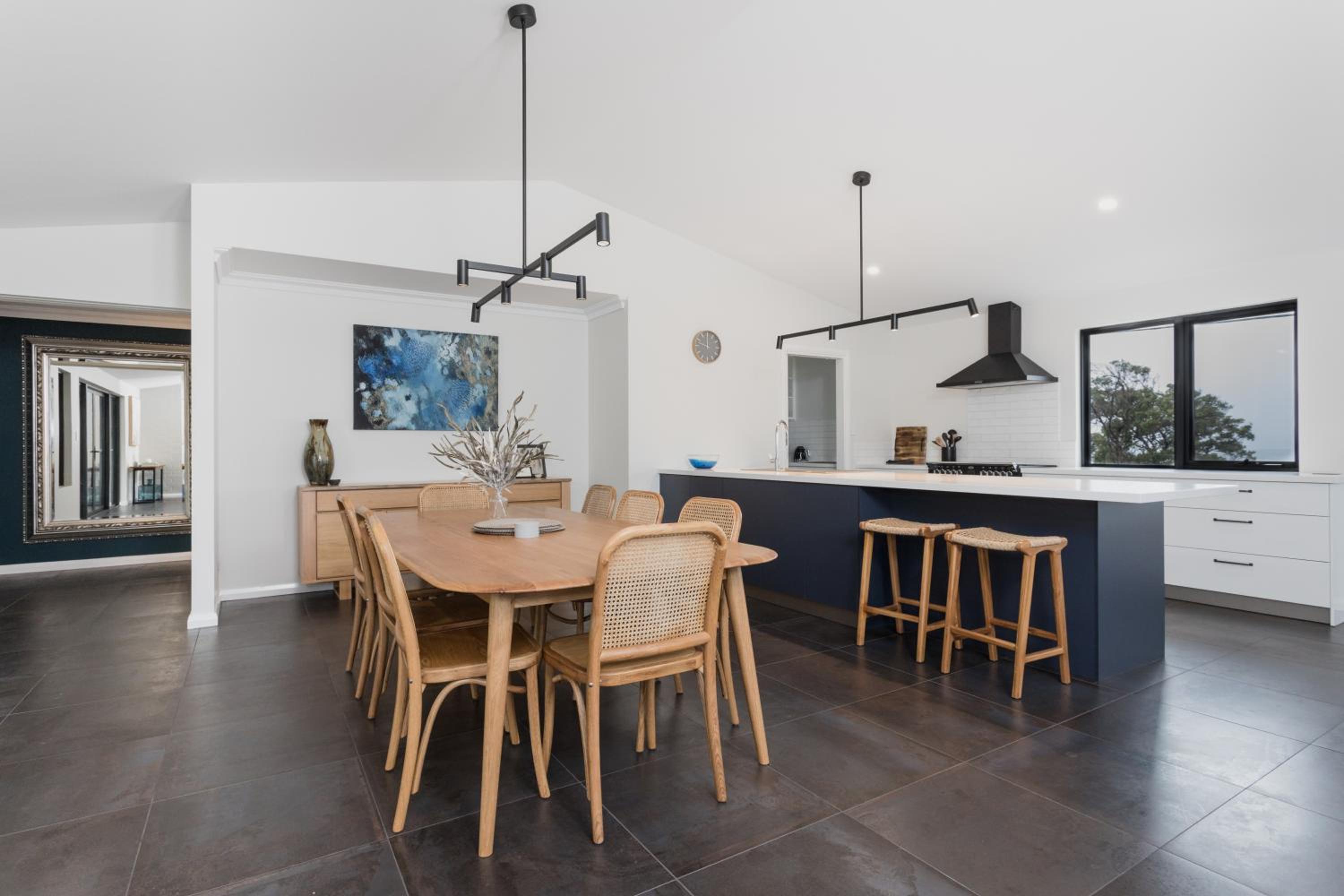Albany Vacations - Vancouver's End by the BnB Collection - Property Image 2