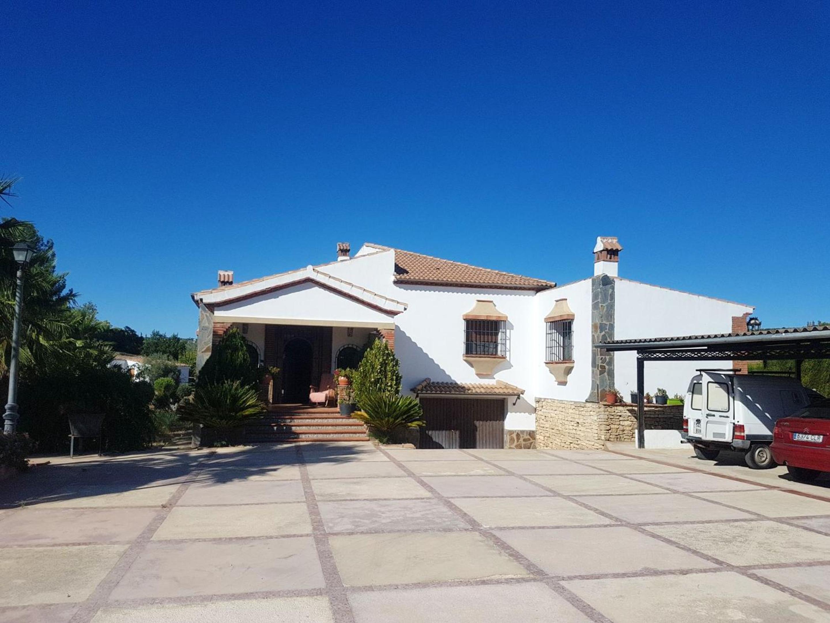 Charming house in Arriate with private pool.