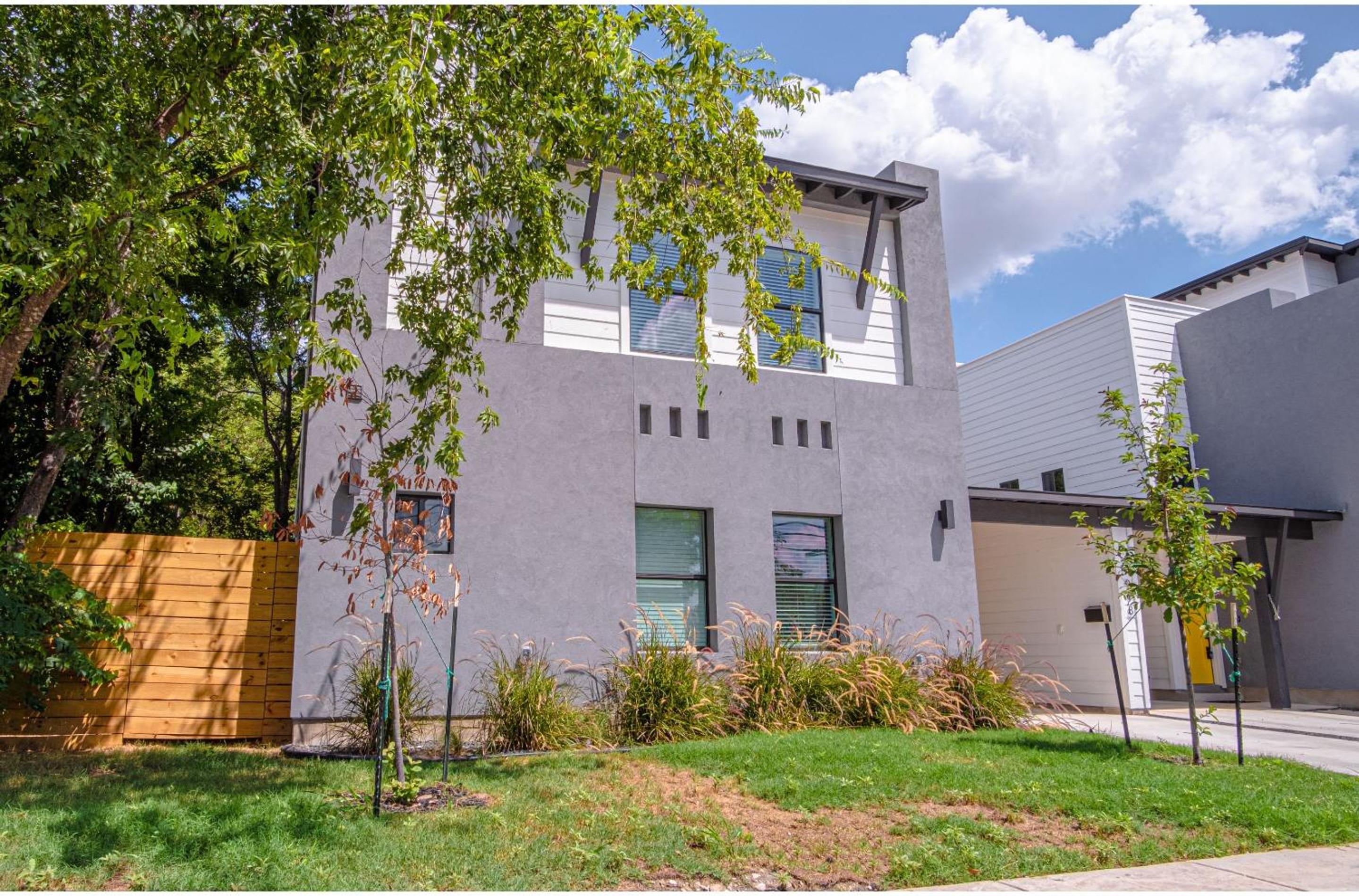 Gorgeous 3 BR 2 BA Near Amazing Downtown view 3