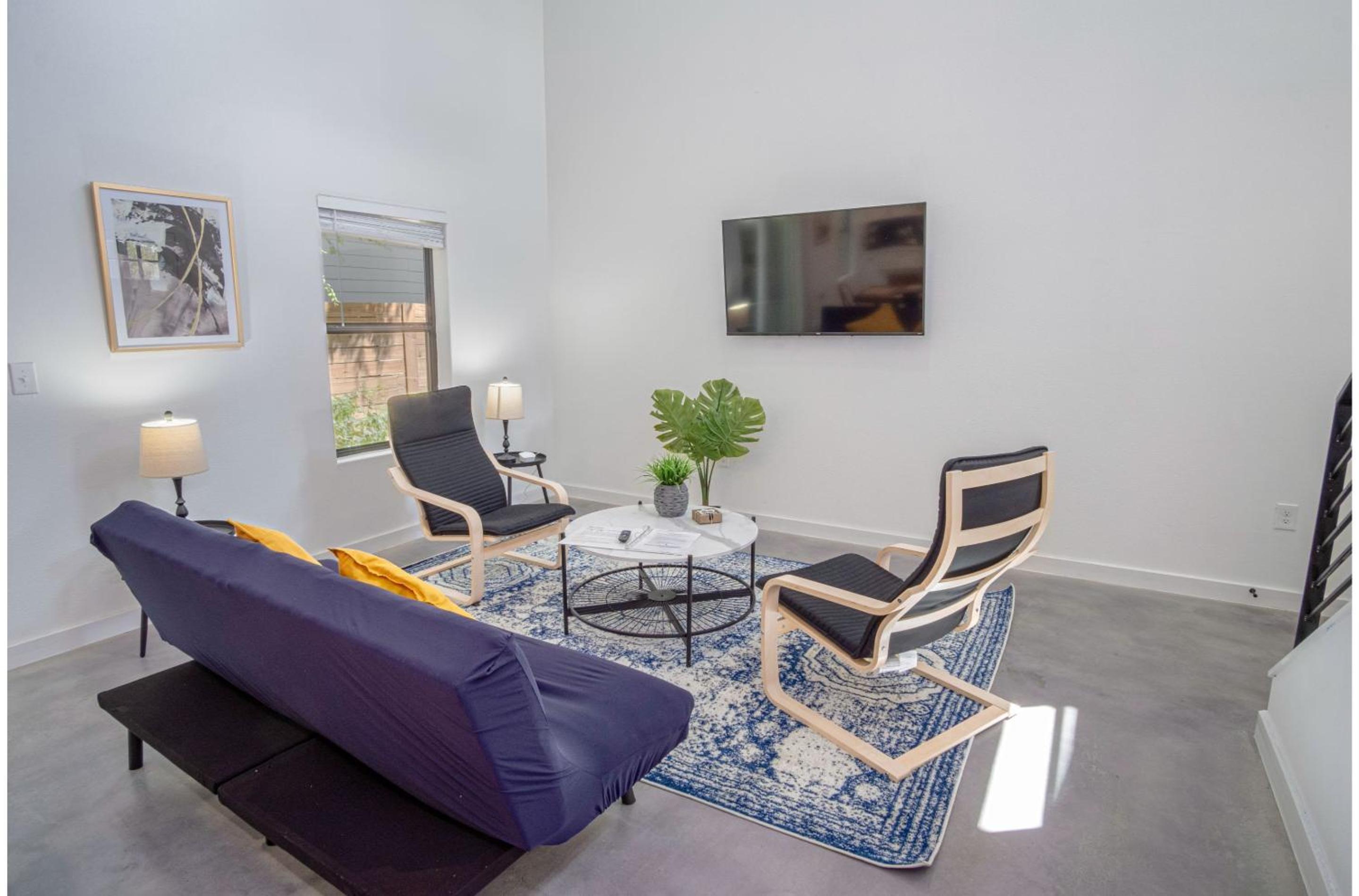 Gorgeous 3 BR 2 BA Near Amazing Downtown view 5