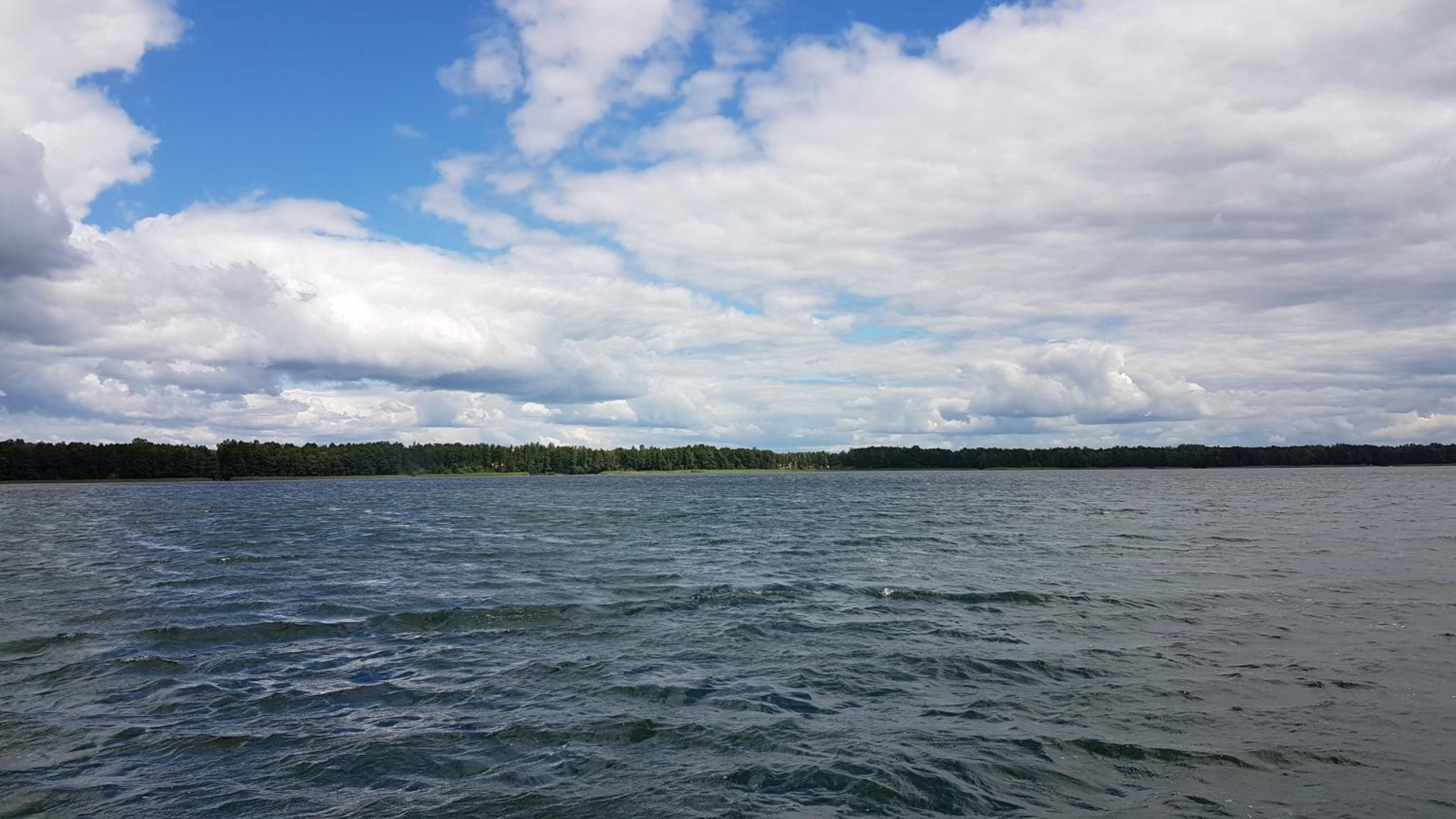 Domek Mazurski całoroczny nad jeziorem z sauną i Jacuzzi SPA