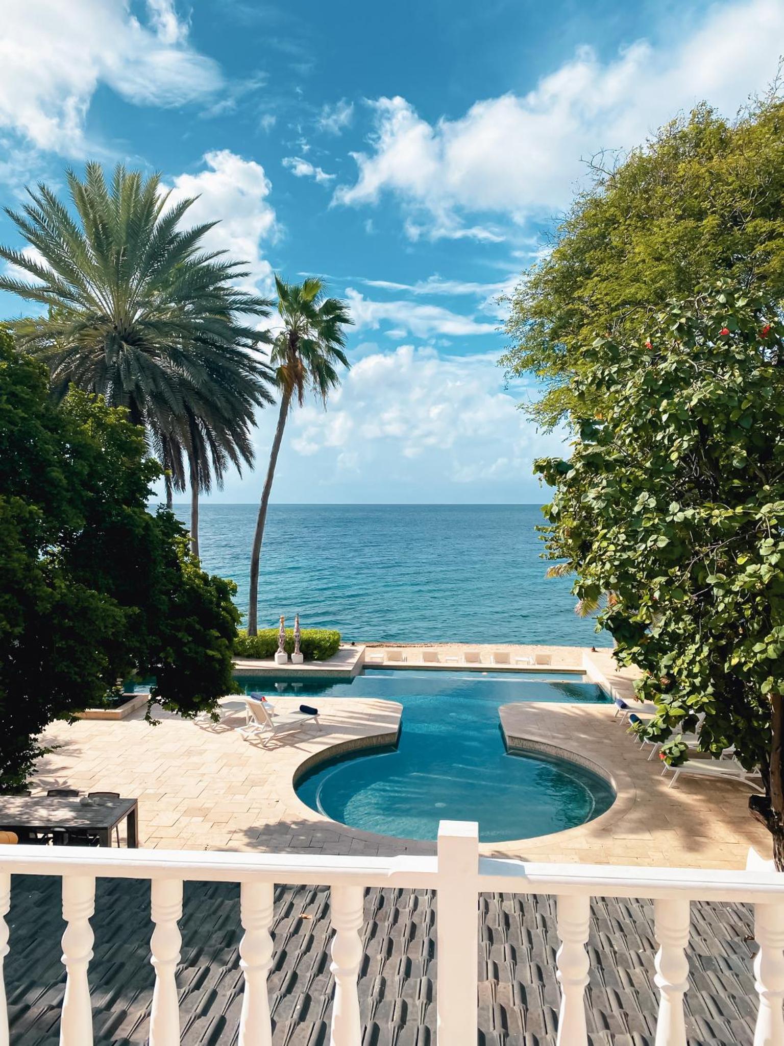 Sirena Bay Estate