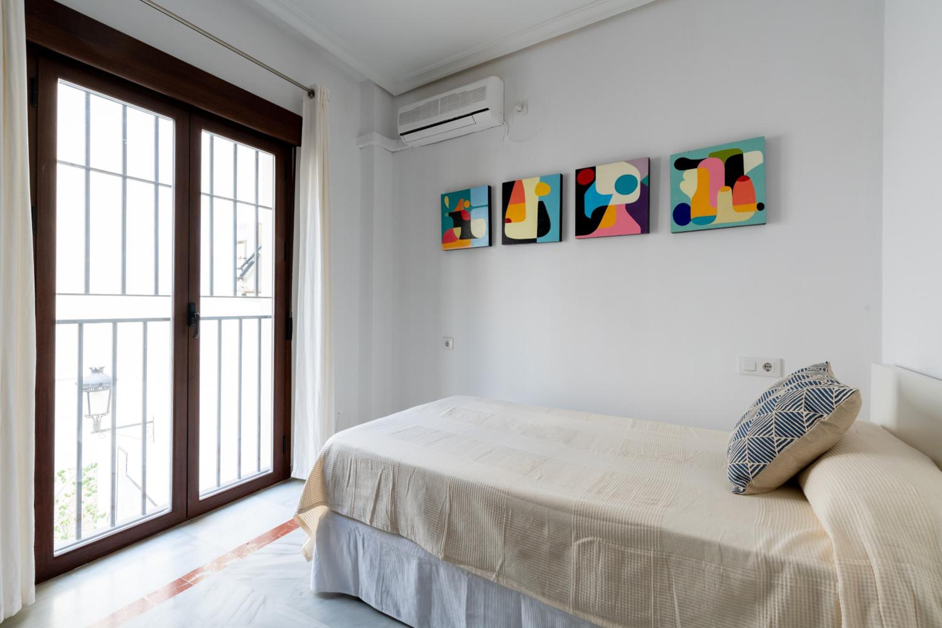 Holi-Rent Cuna