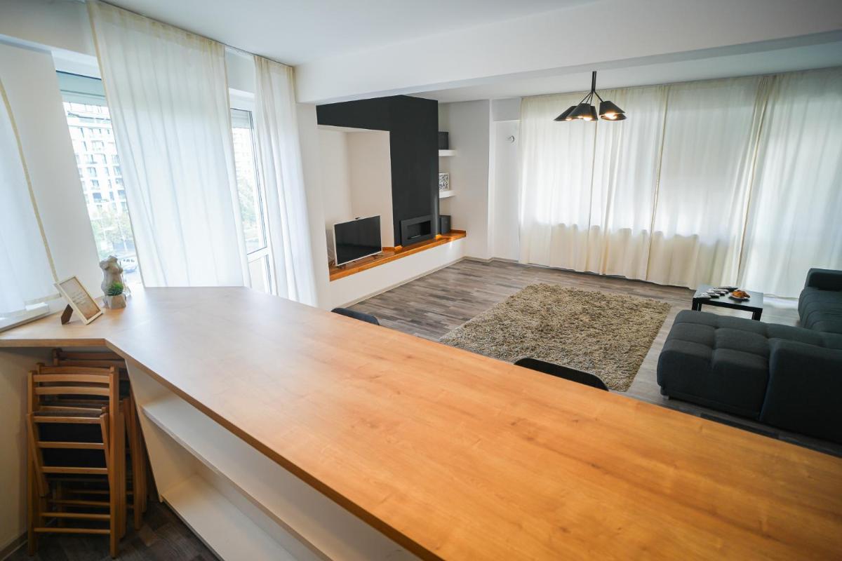 Penthouse with huge rooftop and splendid city view view 5