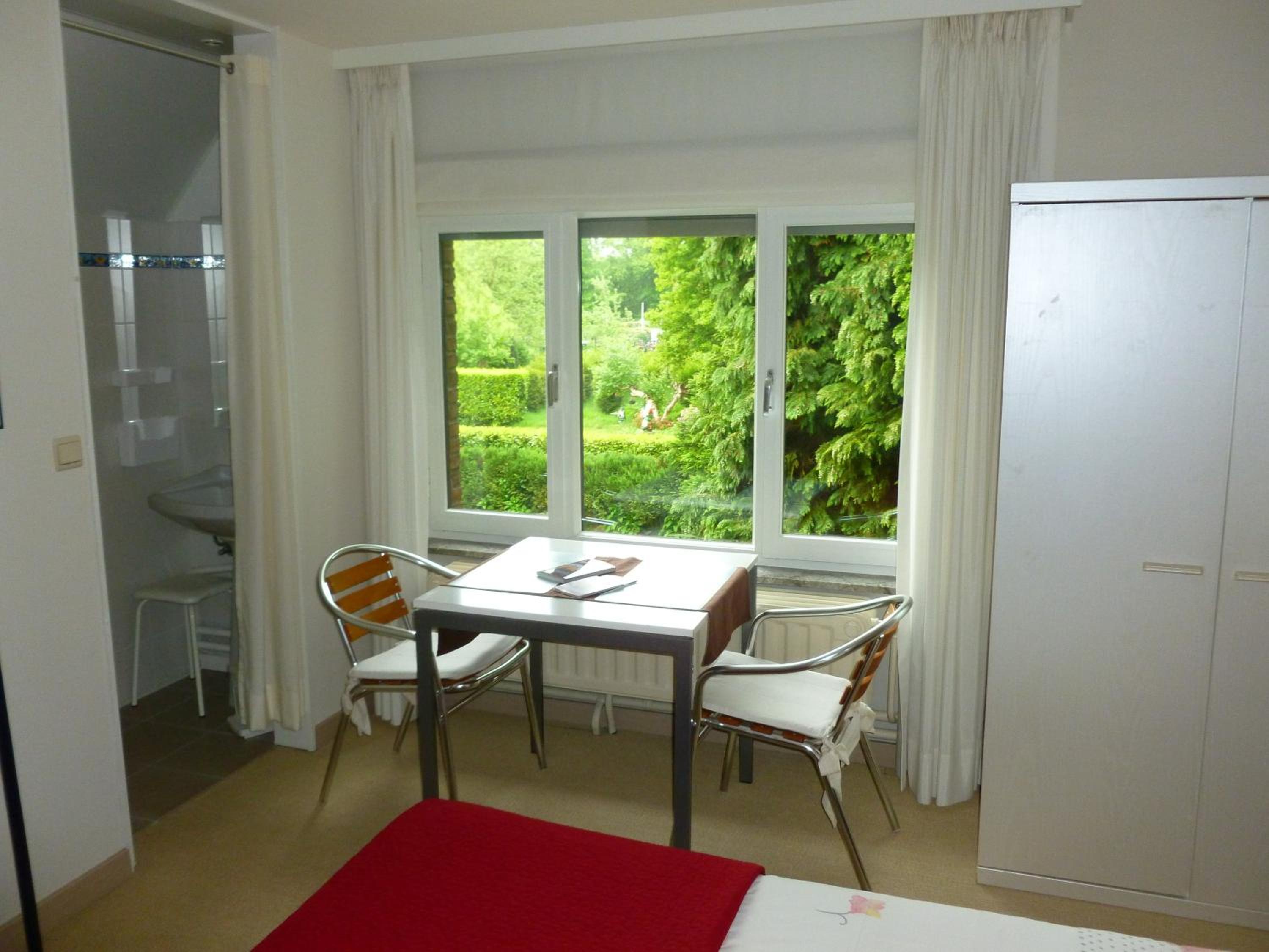 B&B Roseland