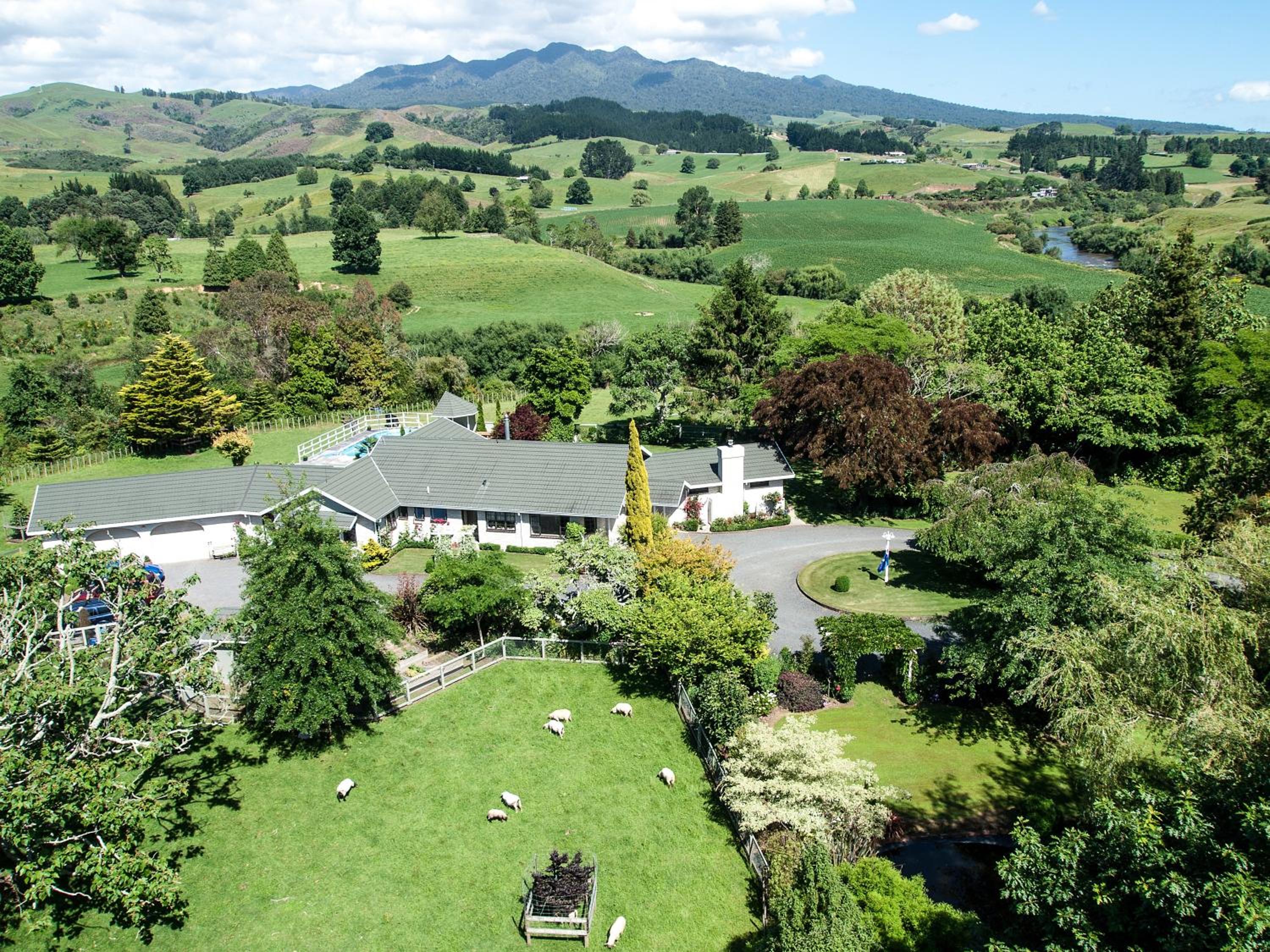 Somersal Bed & Breakfast view 4