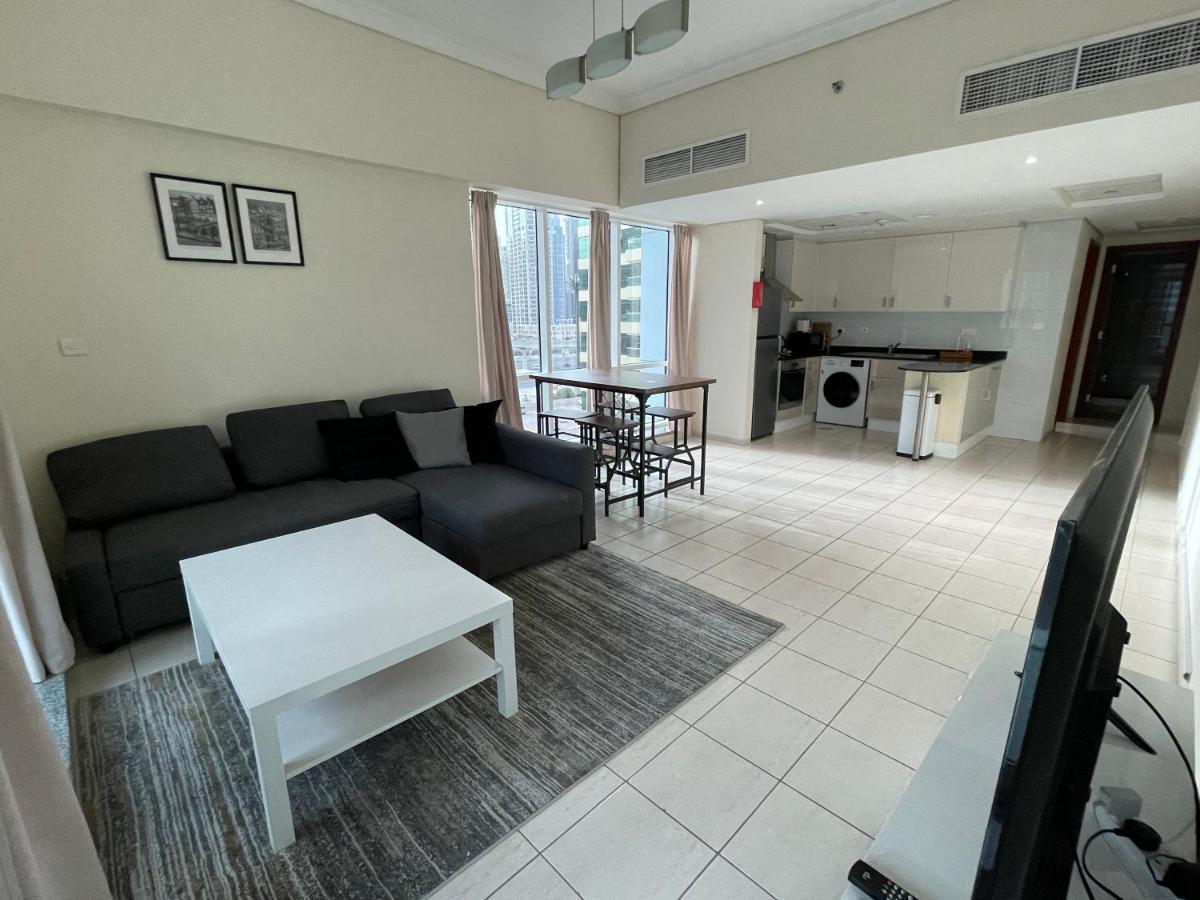 Spacious 1 Bedroom Apartment in JLT