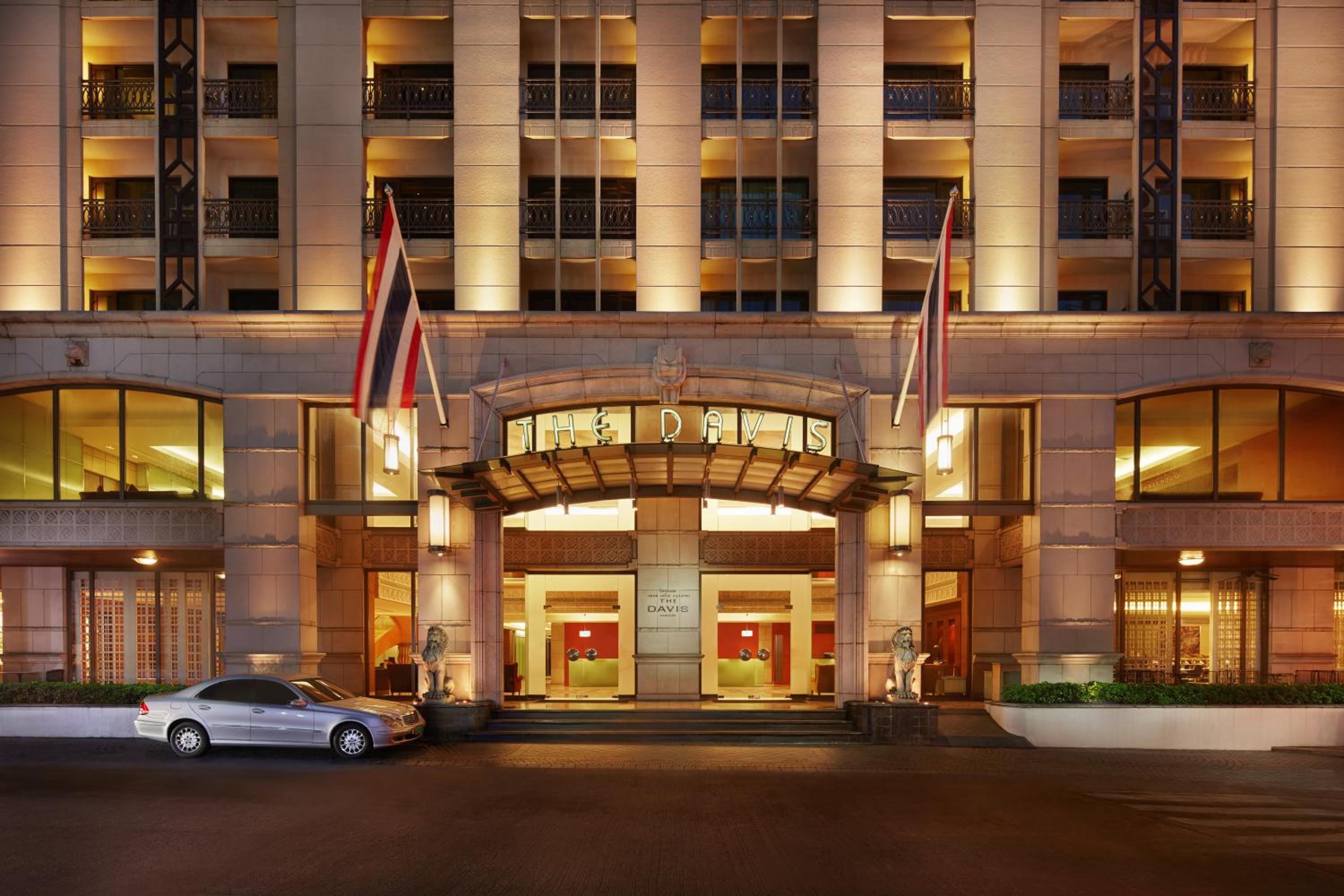 Hotel The Davis Bangkok - Image 1