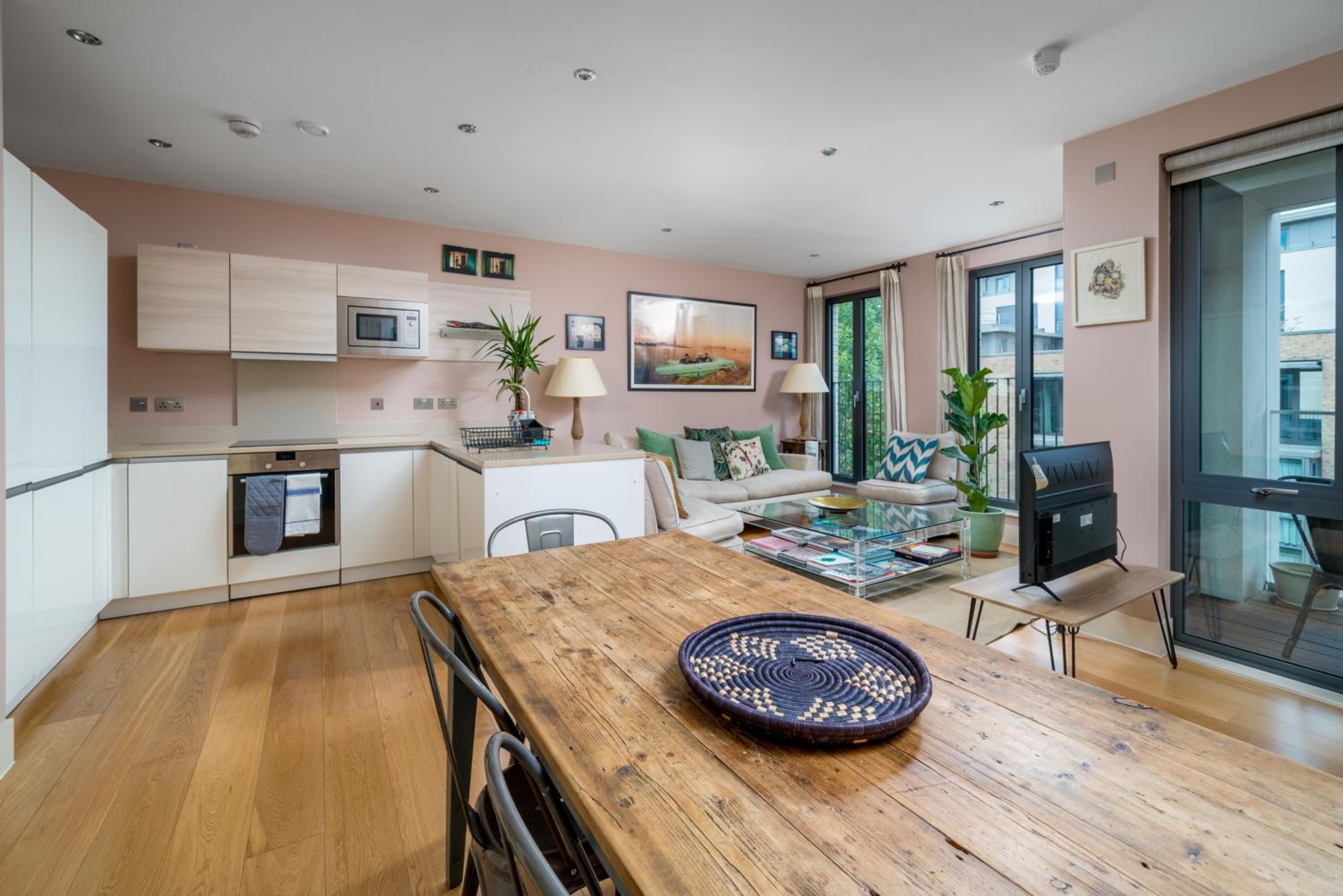 JOIVY Superb Artists Flat with Free Parking by Portobello