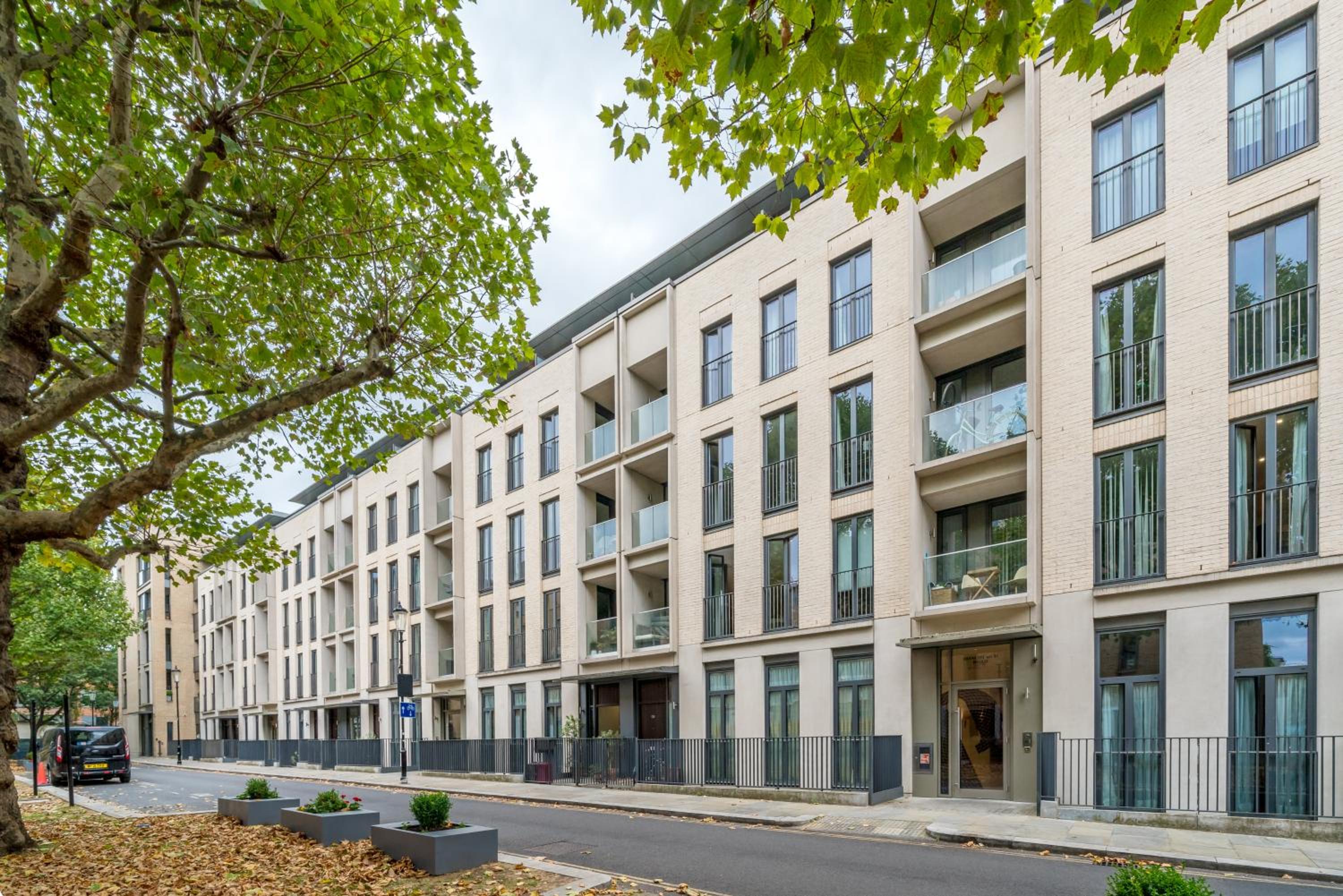 JOIVY Superb Artists Flat with Free Parking by Portobello
