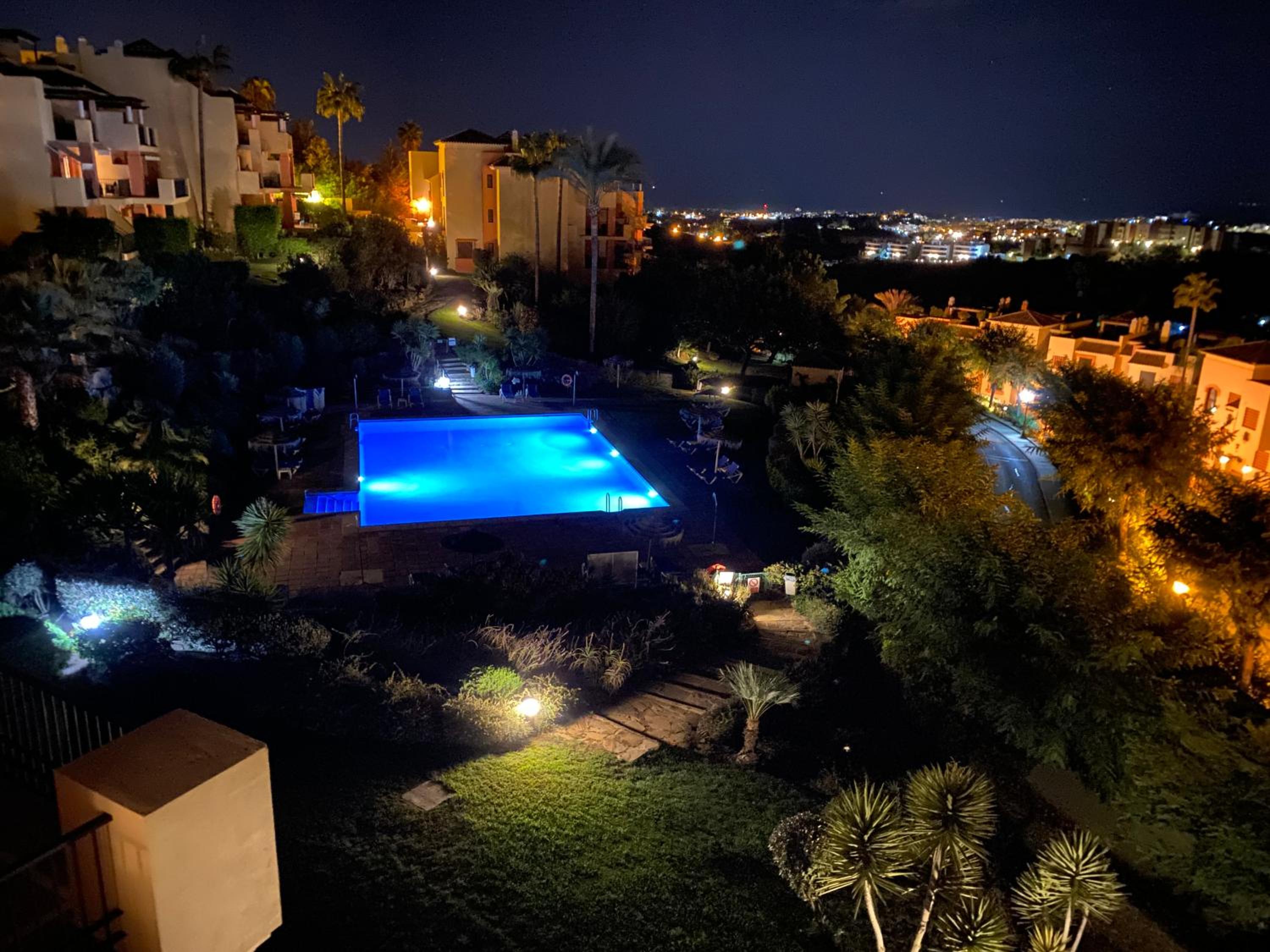 Huge Rooftop Solarium With See View - 3 rooms view 3