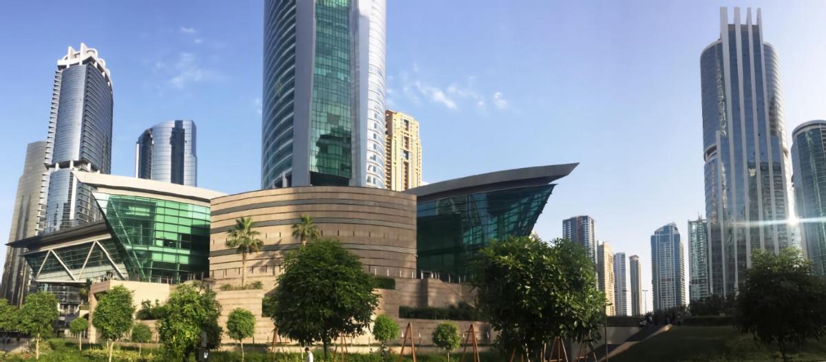Modern Lake View 1 Bedroom Apt in JLT
