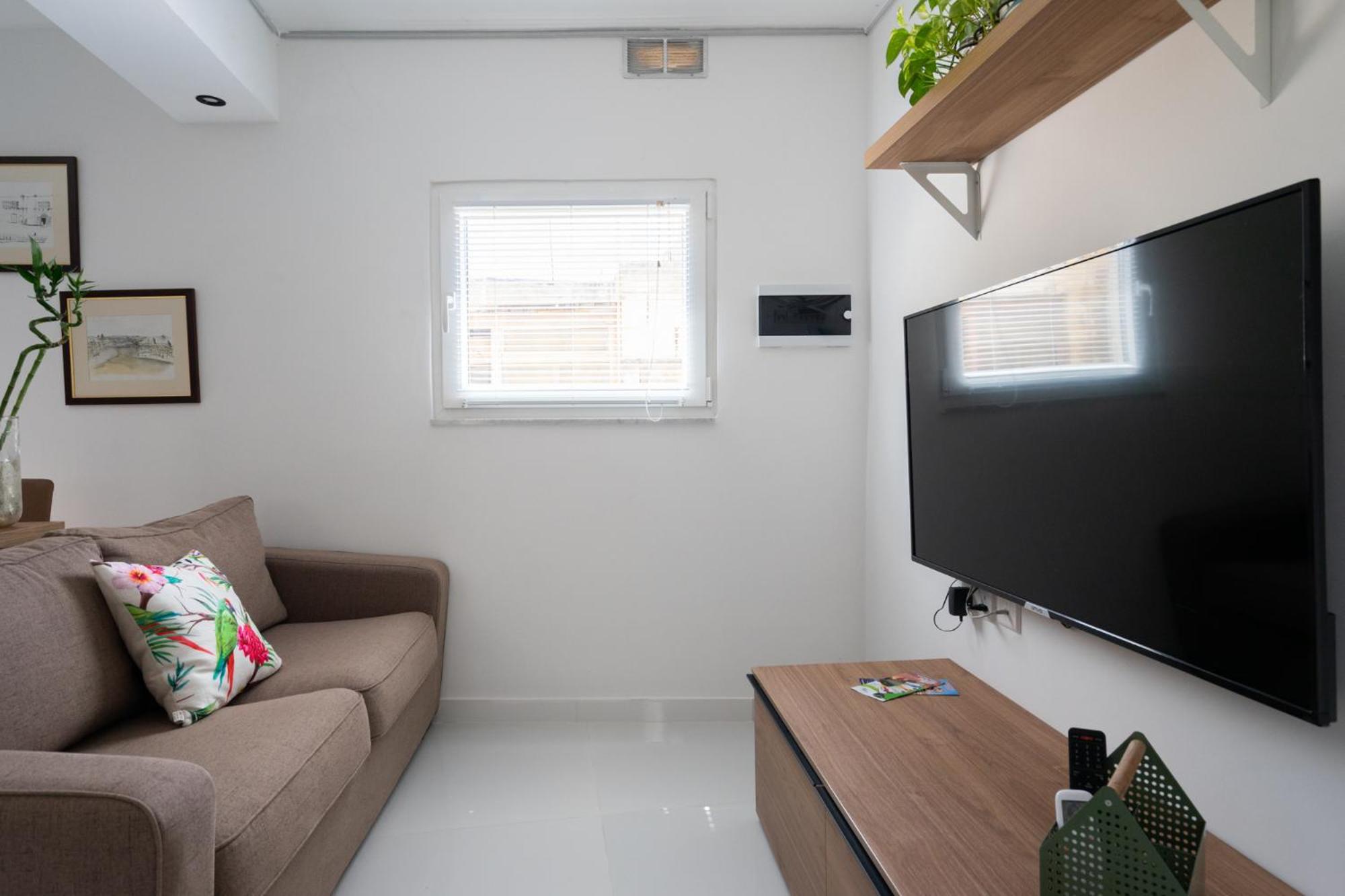 The Shoebox -Stylish & Cosy House photo 3