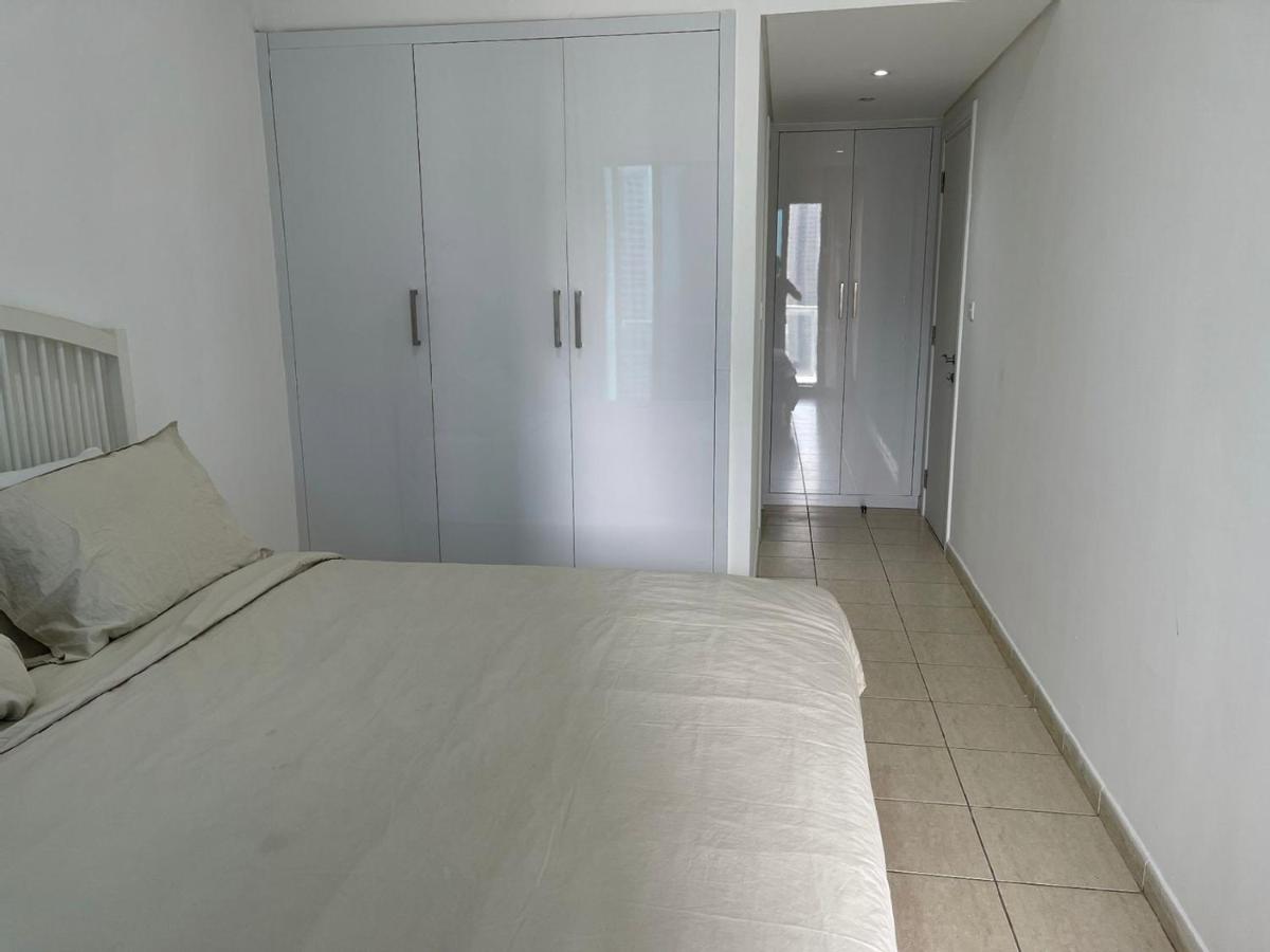 Modern Lake View 1 Bedroom Apt in JLT