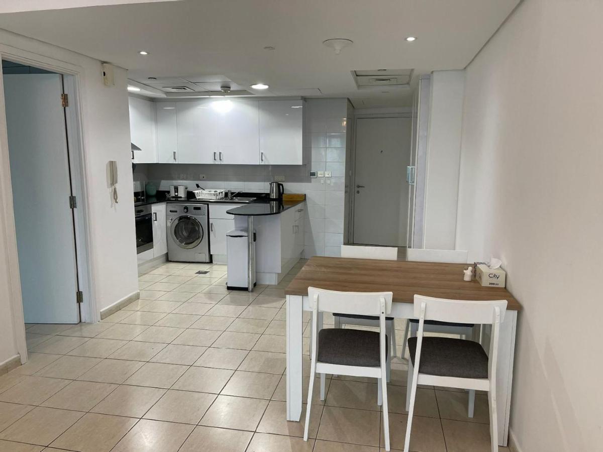 Modern Lake View 1 Bedroom Apt in JLT