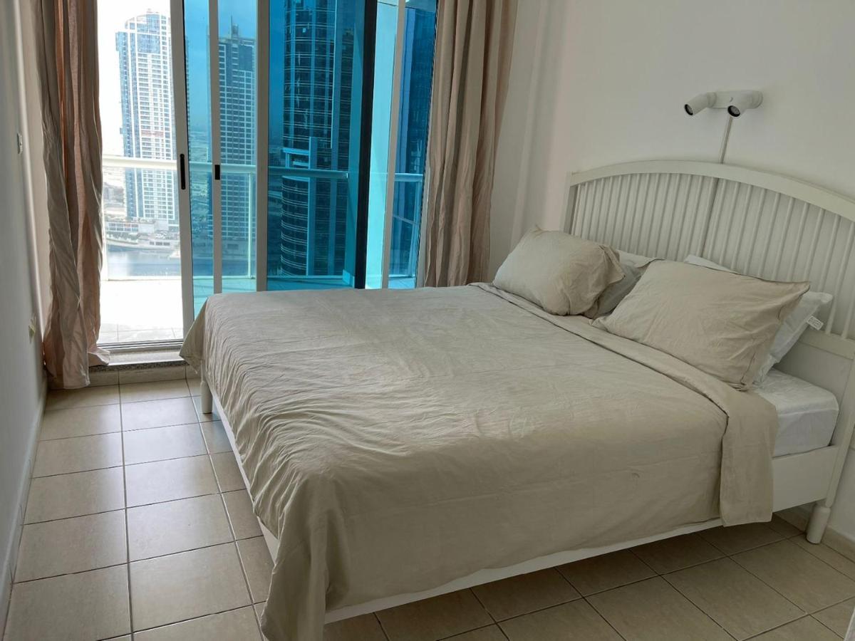 Modern Lake View 1 Bedroom Apt in JLT