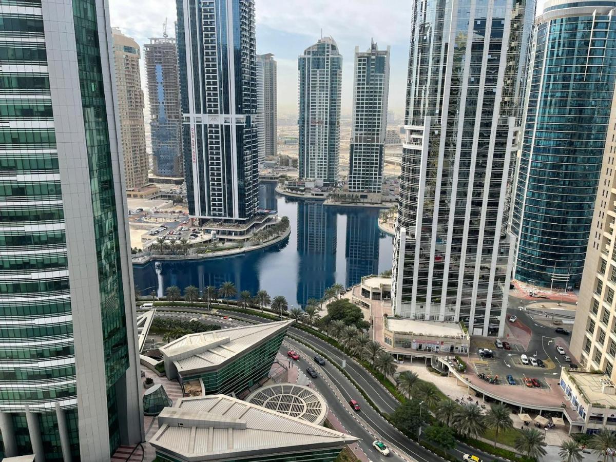 Modern Lake View 1 Bedroom Apt in JLT