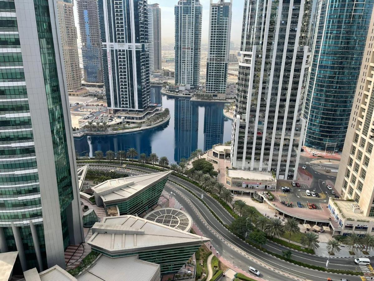 Modern Lake View 1 Bedroom Apt in JLT