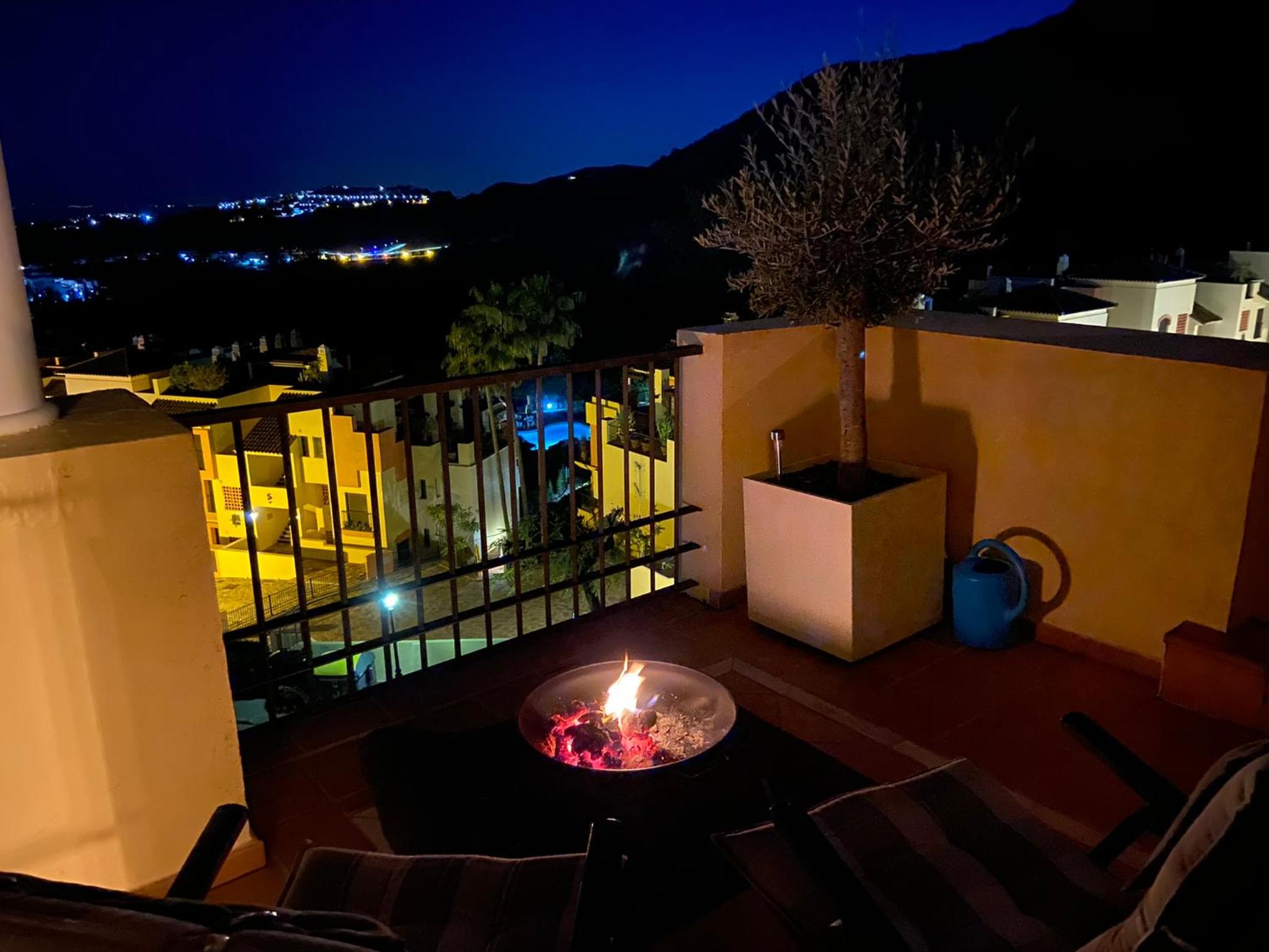 Huge Rooftop Solarium With See View - 3 rooms view 4