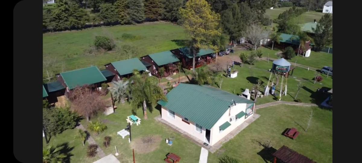 Verde y Sol en la Colonia Bungalows y Cabañas