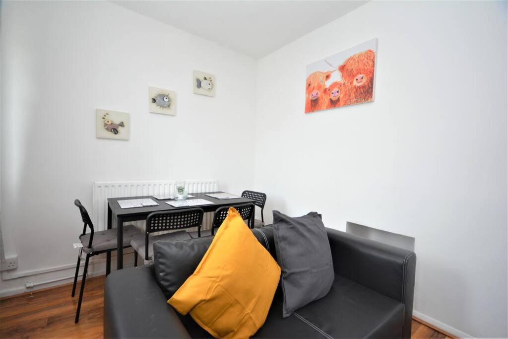 Lovely 2 Bedroom Condo in Greater London