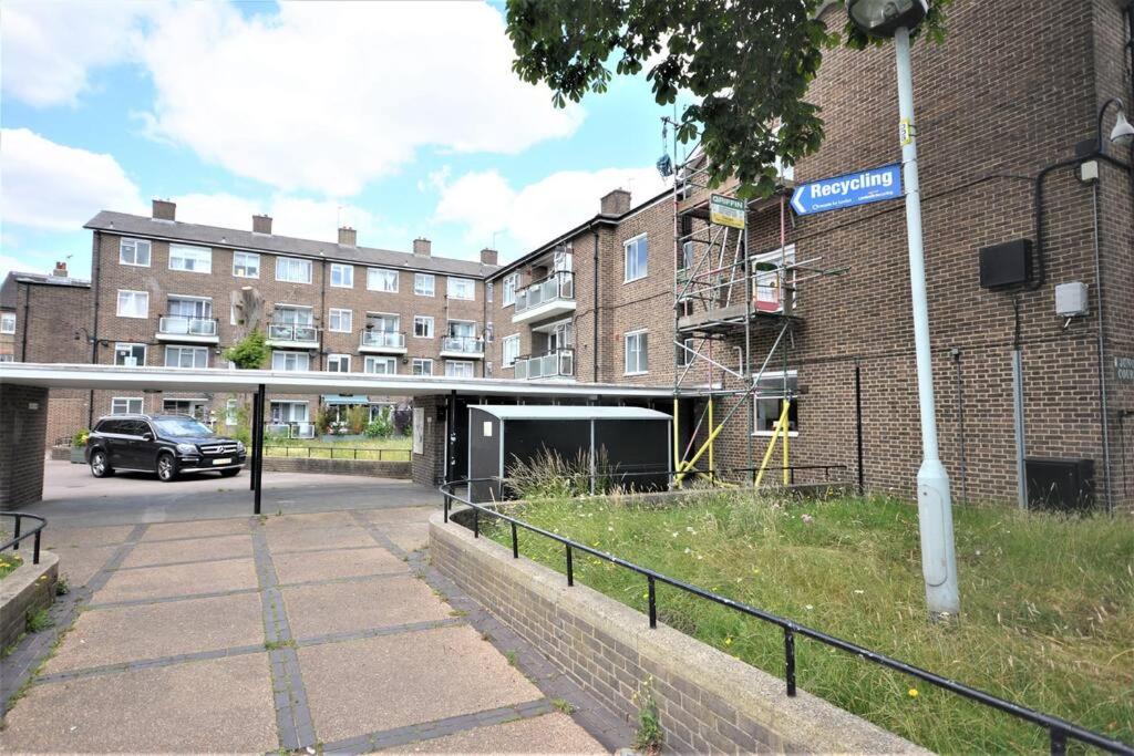 Lovely 2 Bedroom Condo in Greater London