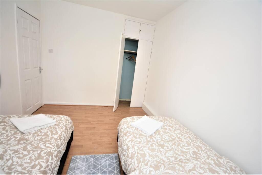 Lovely 2 Bedroom Condo in Greater London