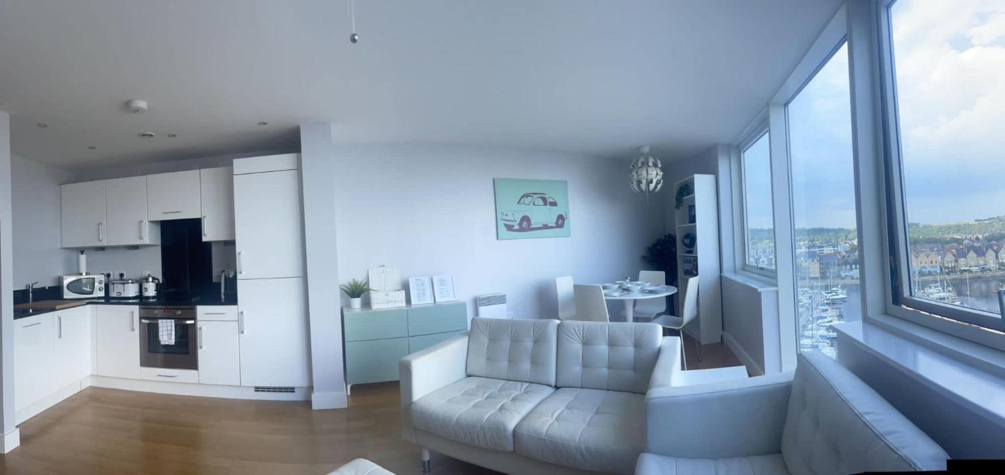 Luxury 8th Floor Apartment with Stunning Views view 4