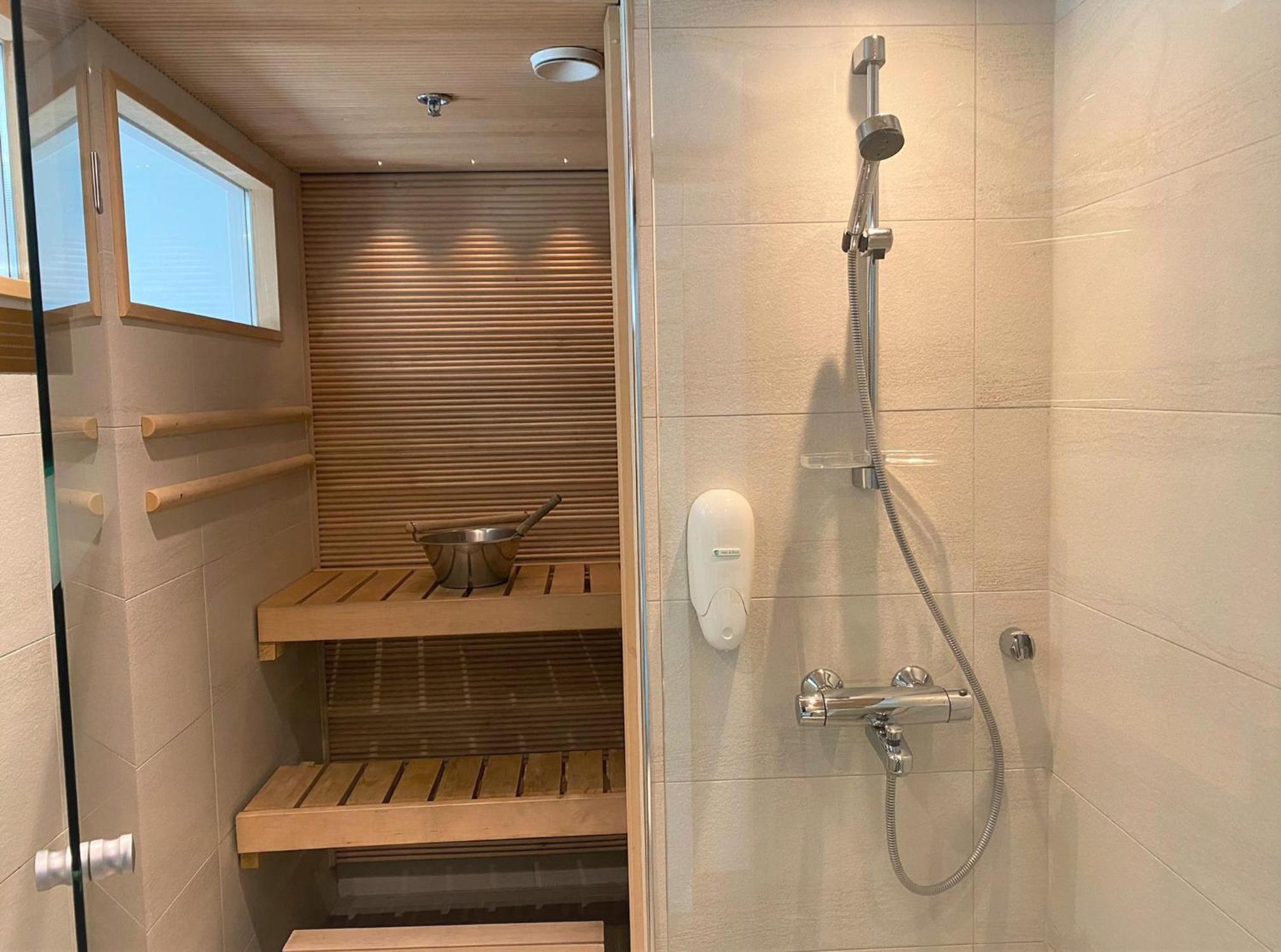 Levi Suites Levi Gold