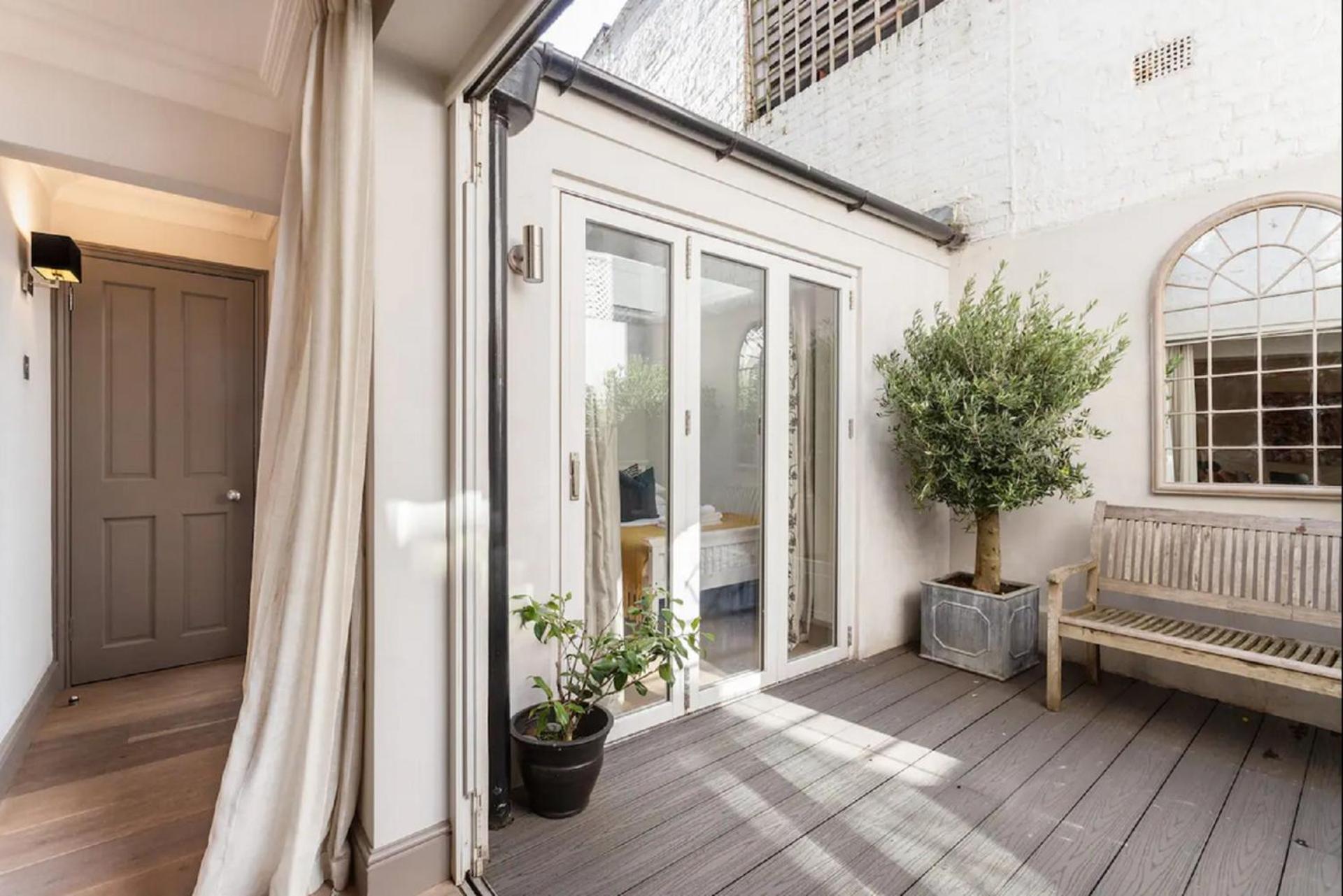 balcony