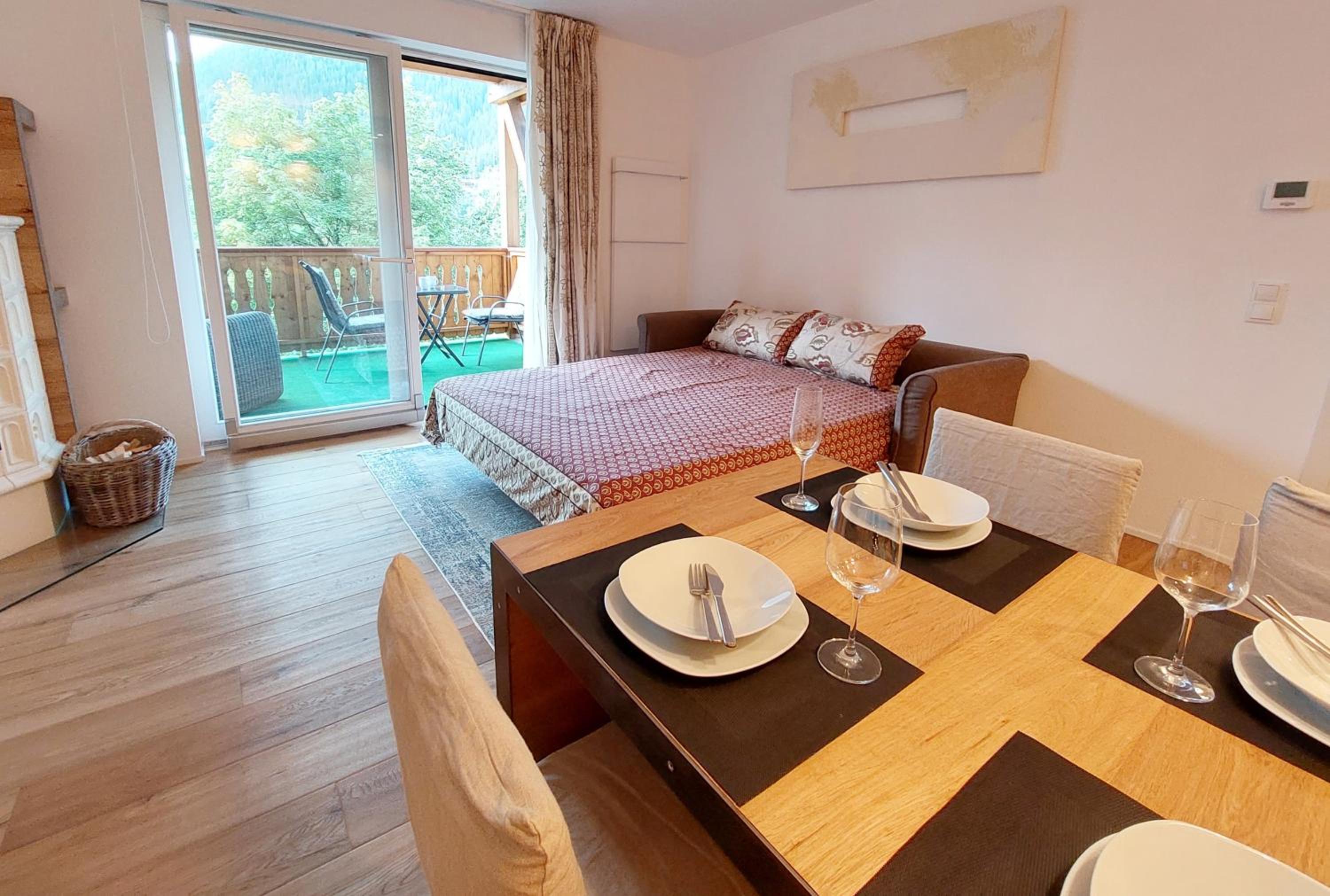 ALPENFLAIR - charming ski-to-door apartment
