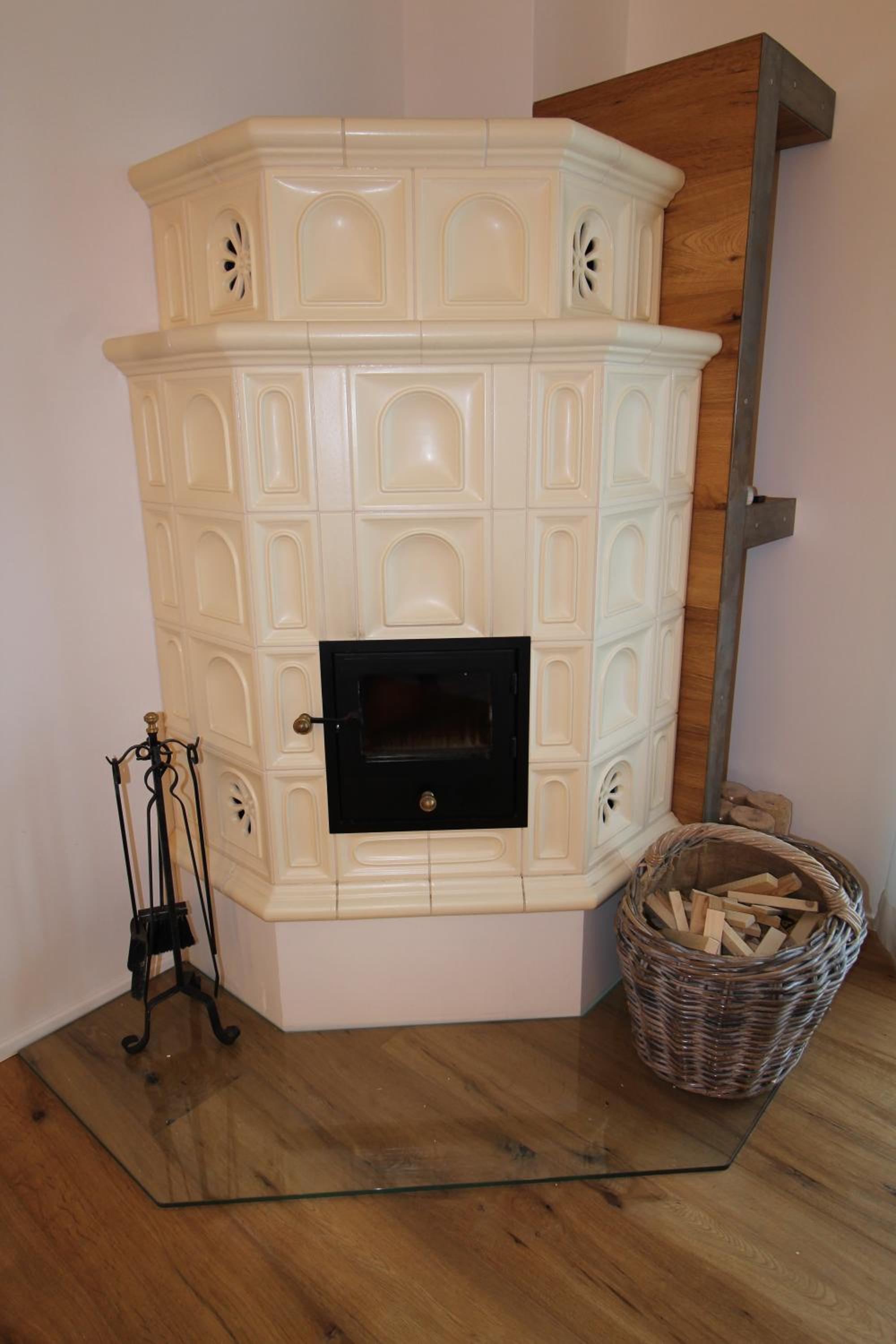 ALPENFLAIR - charming ski-to-door apartment