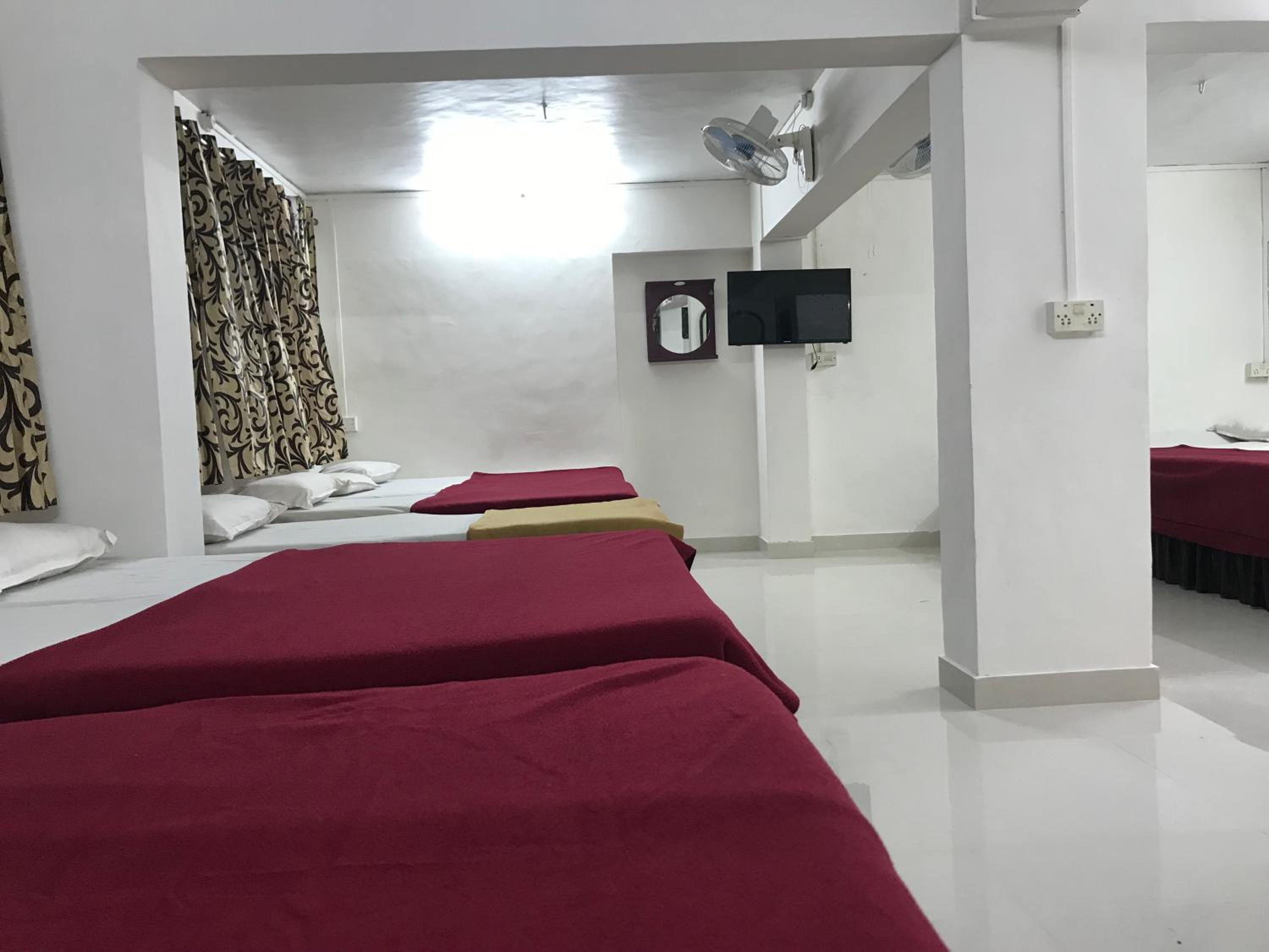 Hotel Priti International view 4