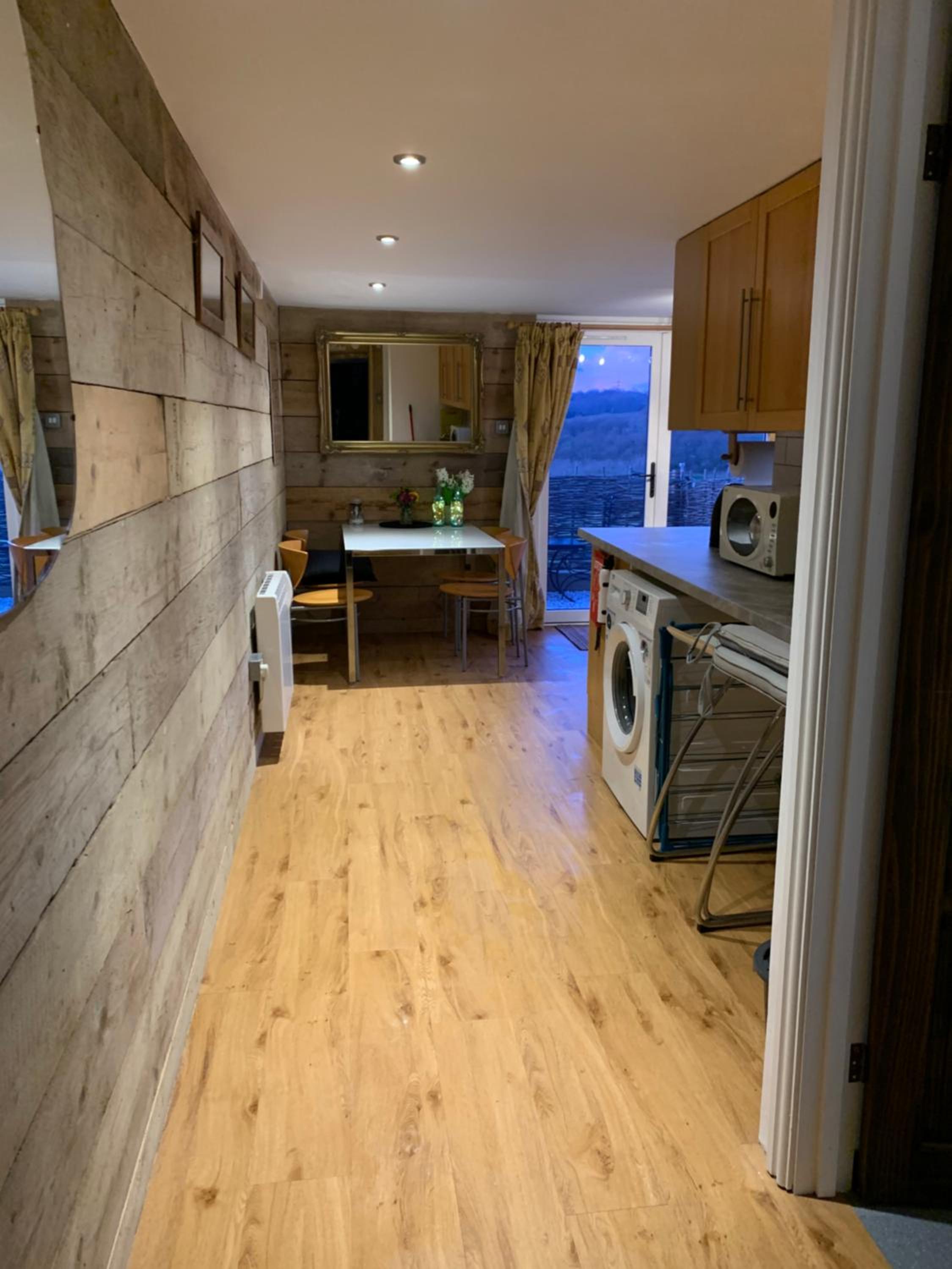 Quirky Barn Conversion Crowhurst Battle