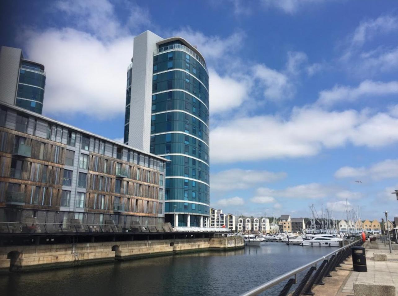 Luxury 8th Floor Apartment with Stunning Views