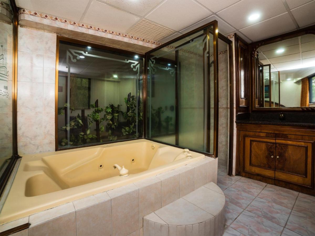 Jacuzzi