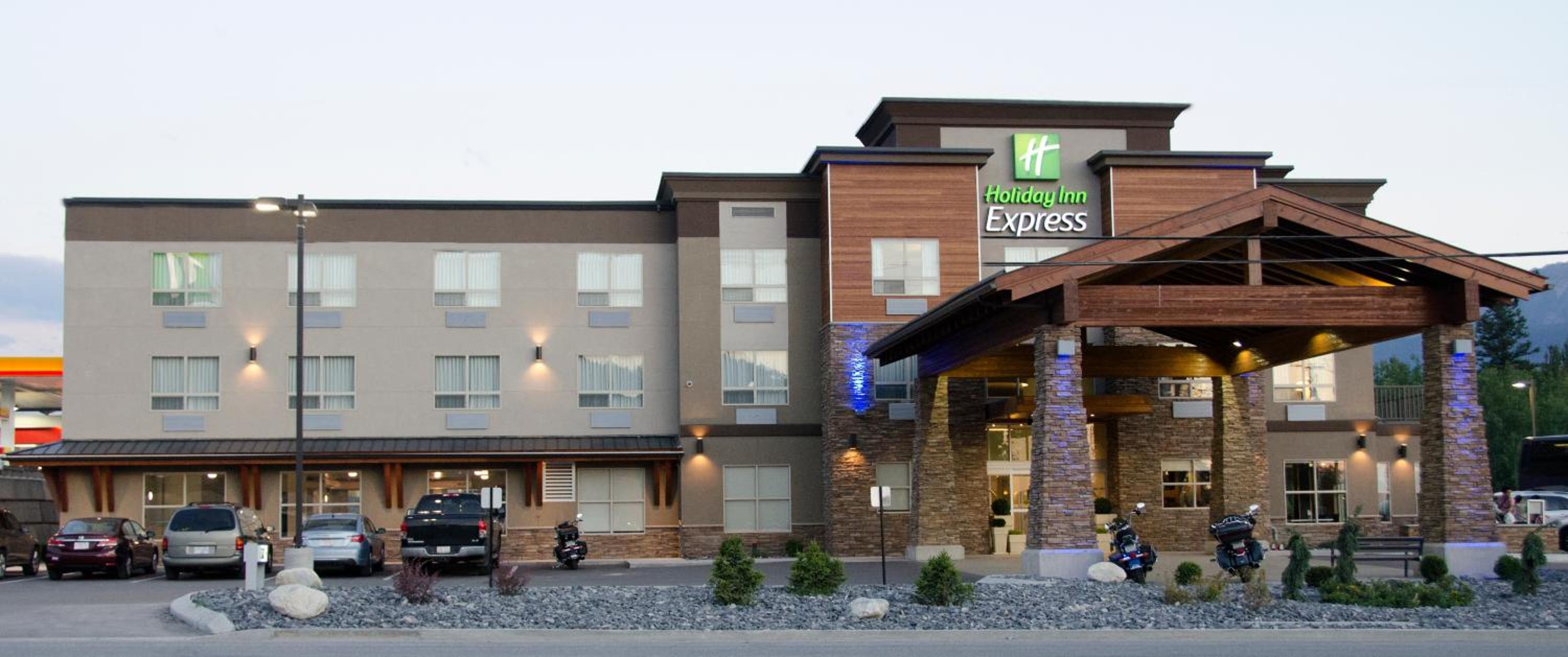 Golden Vacations - Holiday Inn Express Golden-Kicking Horse, an IHG Hotel - Property Image 58