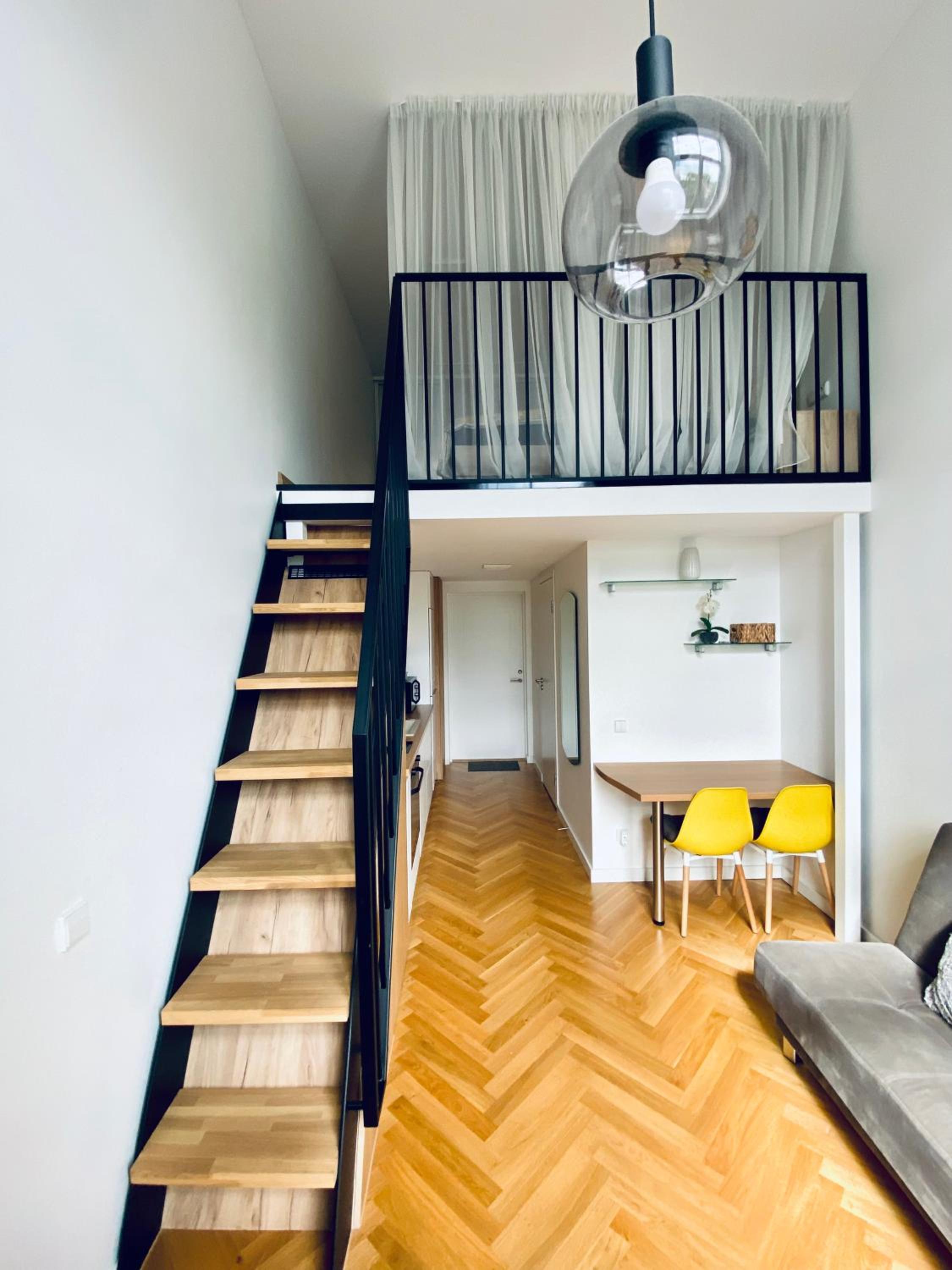 Loft in city center-Prime rentals view 2