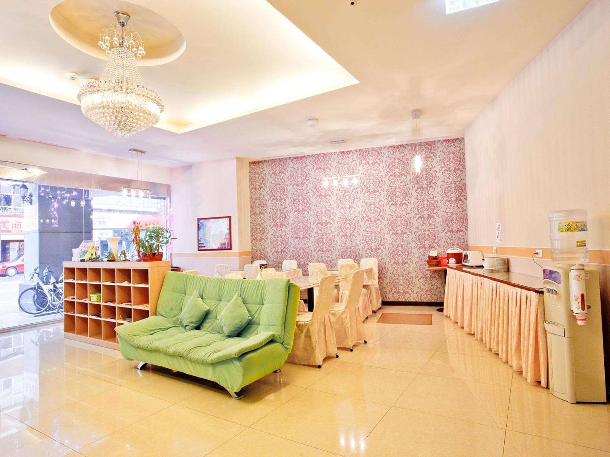 Green Park Commercial Hotel