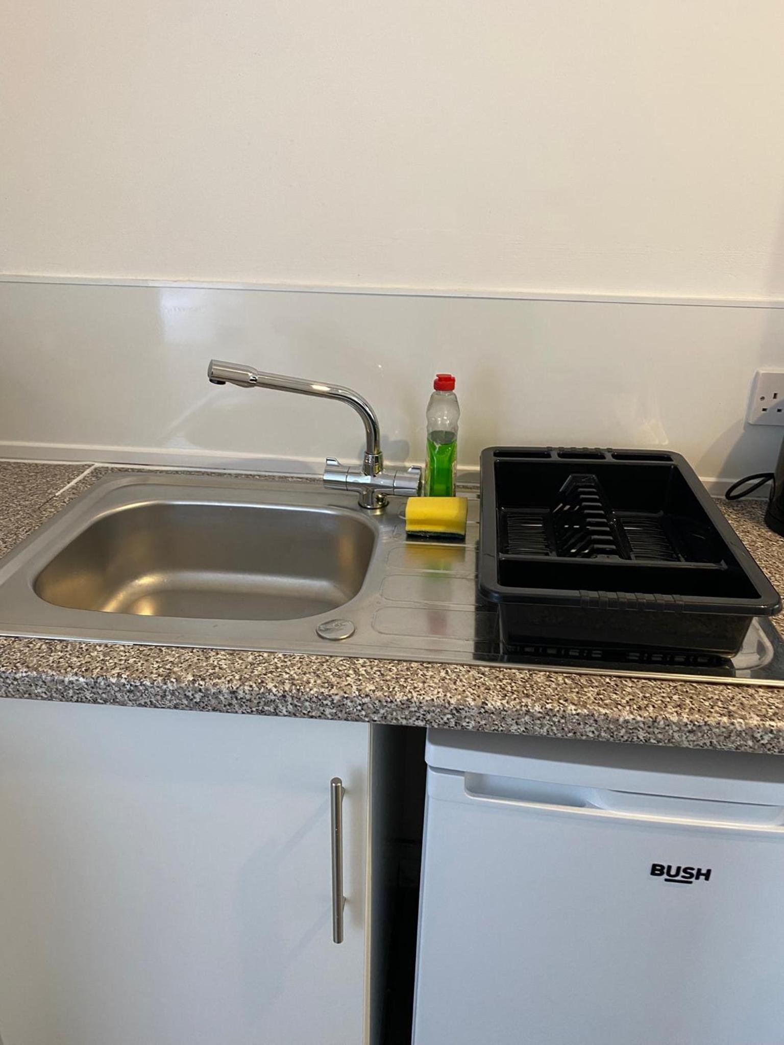 Spacious 1 Bedroom Apartment with free parking, photo 3