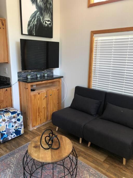 The Bison Cabin - The Cabins at Rim Rock view 5